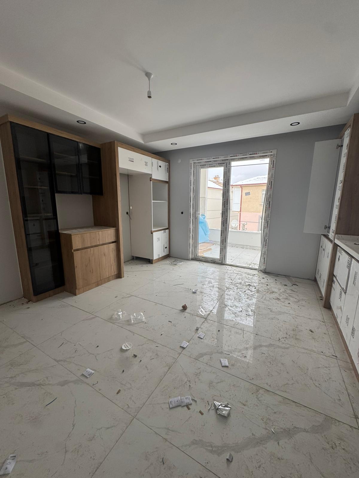3+1  140 M2  ARA KAT SIFIR DAİRE