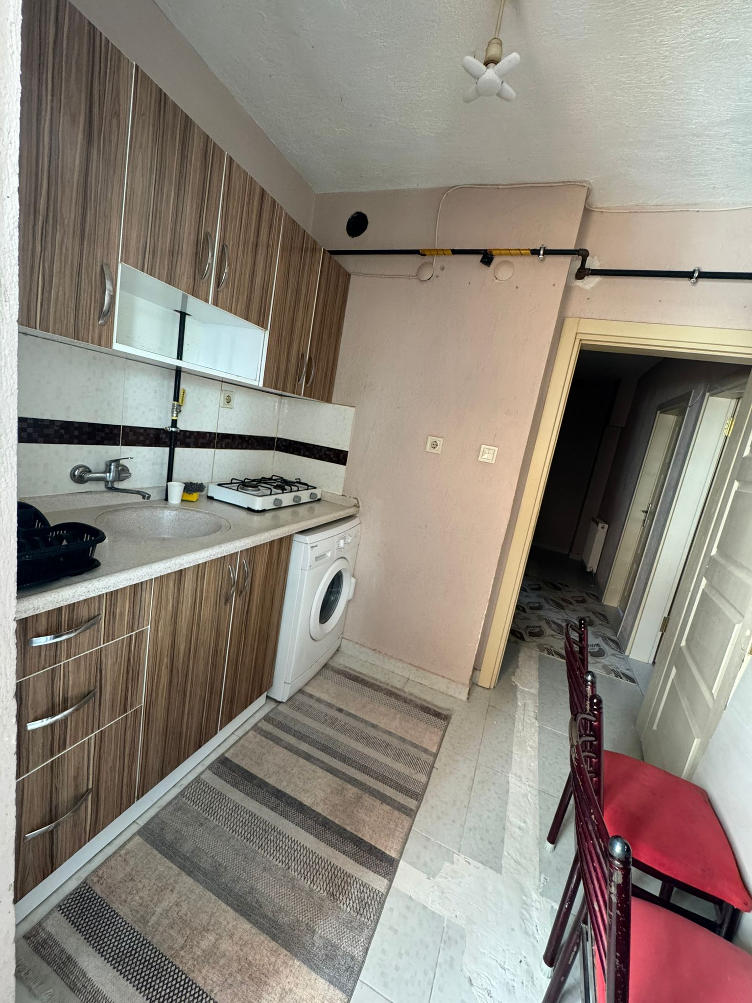 TABDUK EMRE MAH  1+1 BALKONLU  BAGIMSIZ MUTFAK