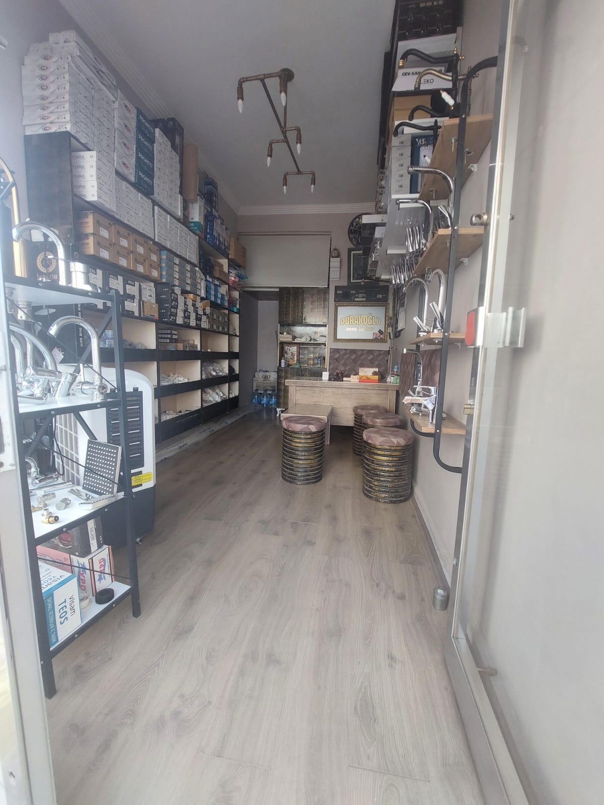 Yeni Minare Cadde Üzeri 19 M2 SATILIK DÜKKAN