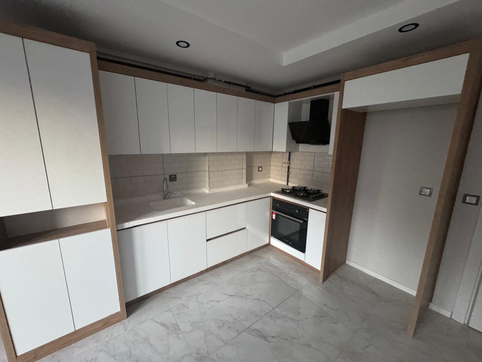 ÇELTEK MAHALLESİNDE   3+1  160 M2 