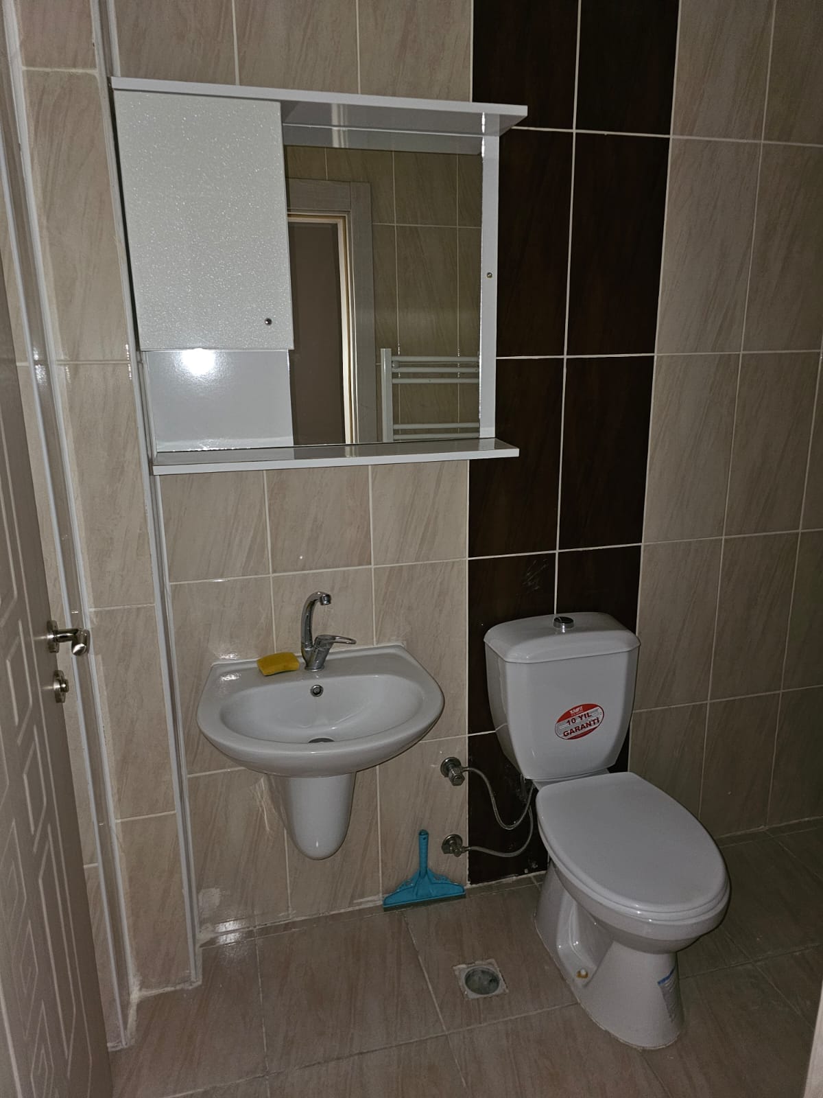 TABDUK EMRE MAHALLESİNDE  1+1   60M2  4 KATLININ 2 KATI  BAĞIMSIZ MUTFAK