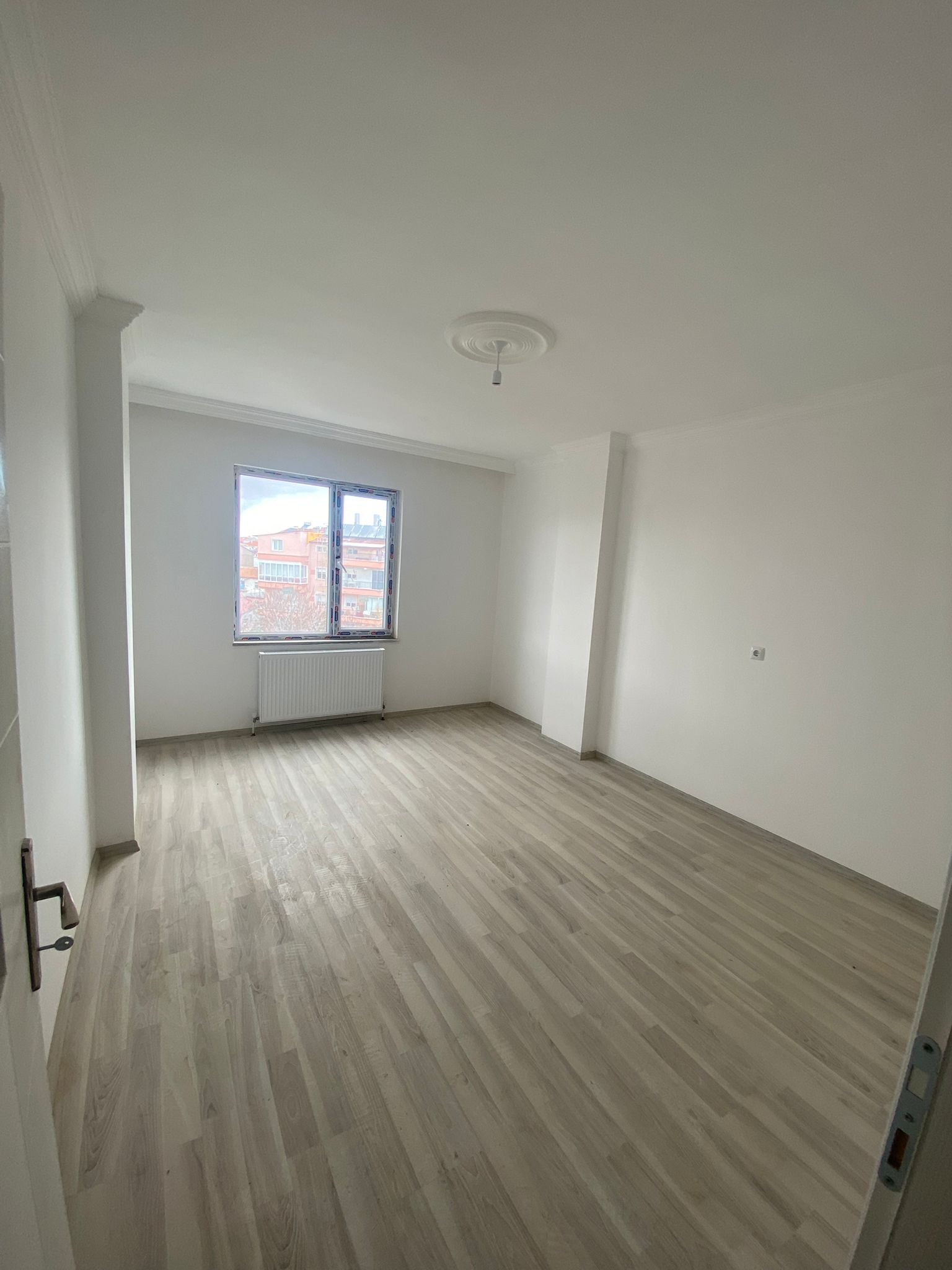 ZEMBİLLİ MAHALLESİNDE  3+1 145 M2