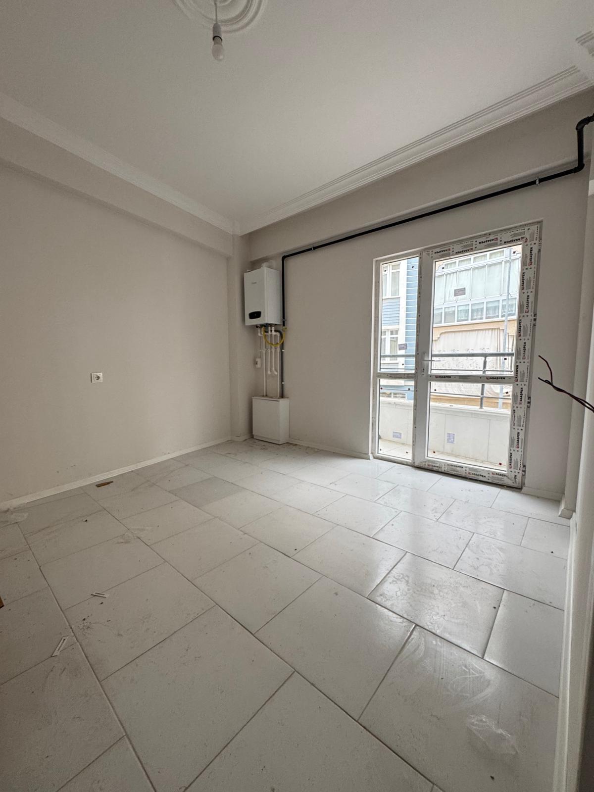 SATILIK ÇARŞI MERKEZDE  1+1 BAGIMSIZ MUTFAK APART