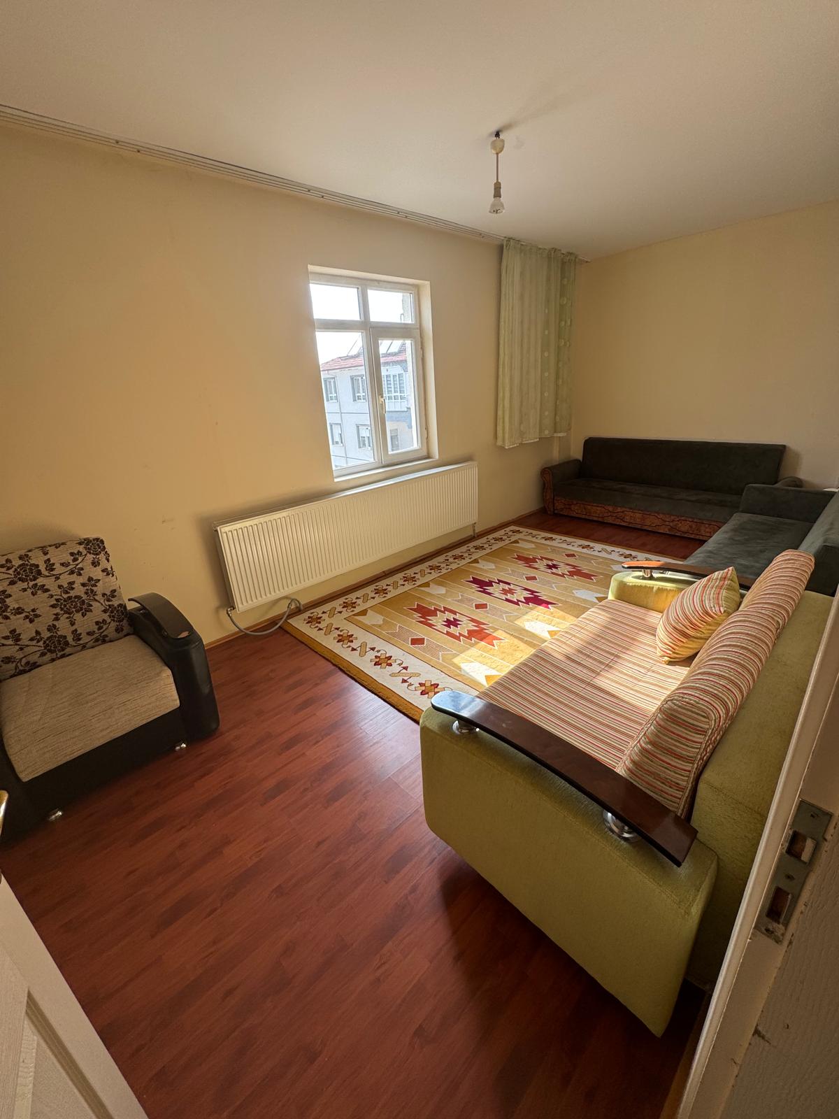 GEVHER HATUN MAHALLESİNDE  2+1     EŞYALI