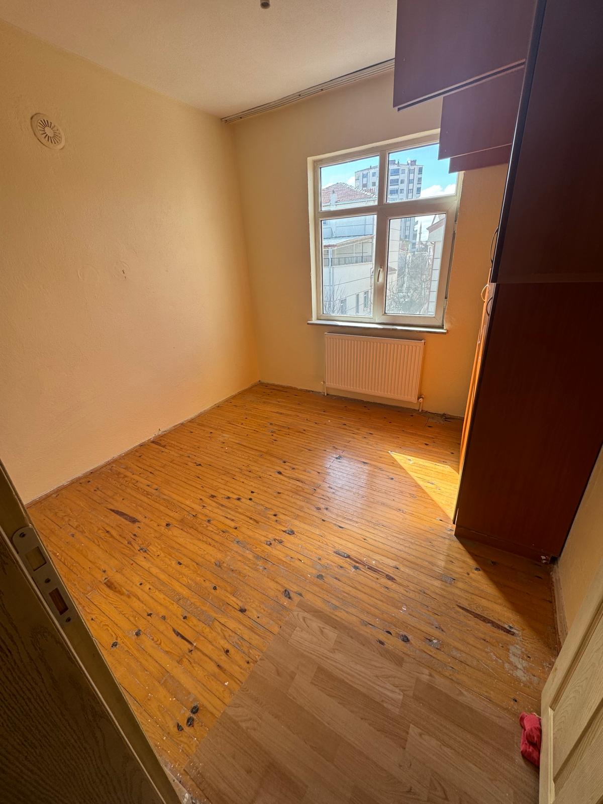 SÜMER MAHALLESİNDE 2+1 120 M2