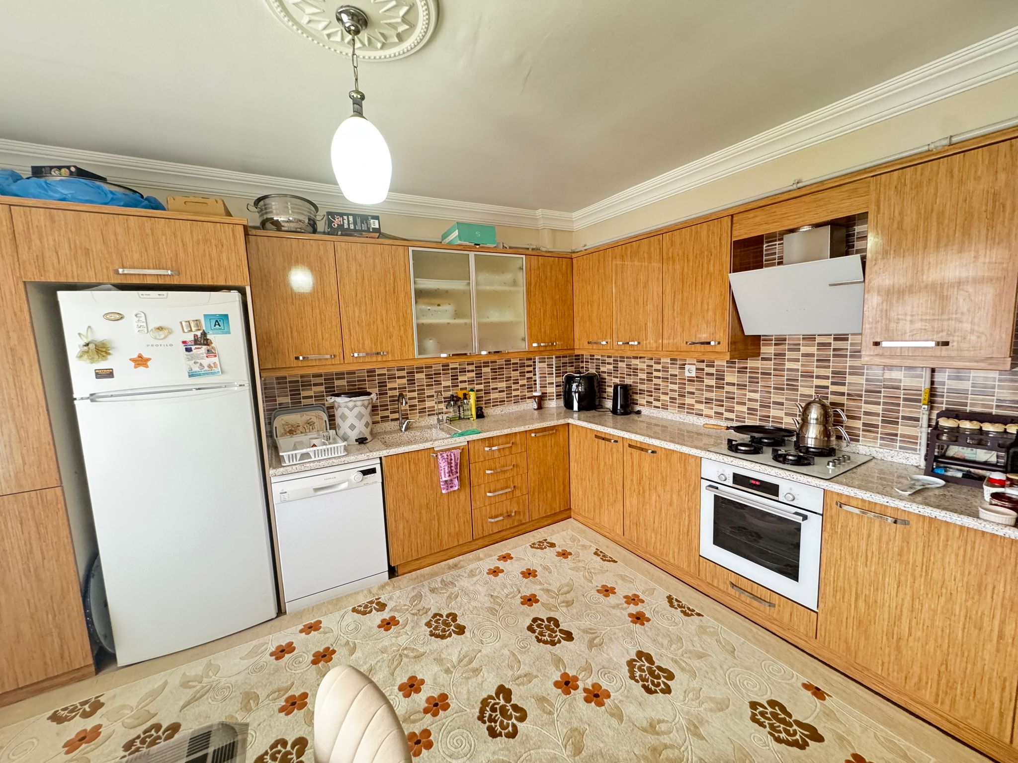 SATILIK DAİRE  GEVHER HATUN MAHALLESİNDE  3+1   135M2