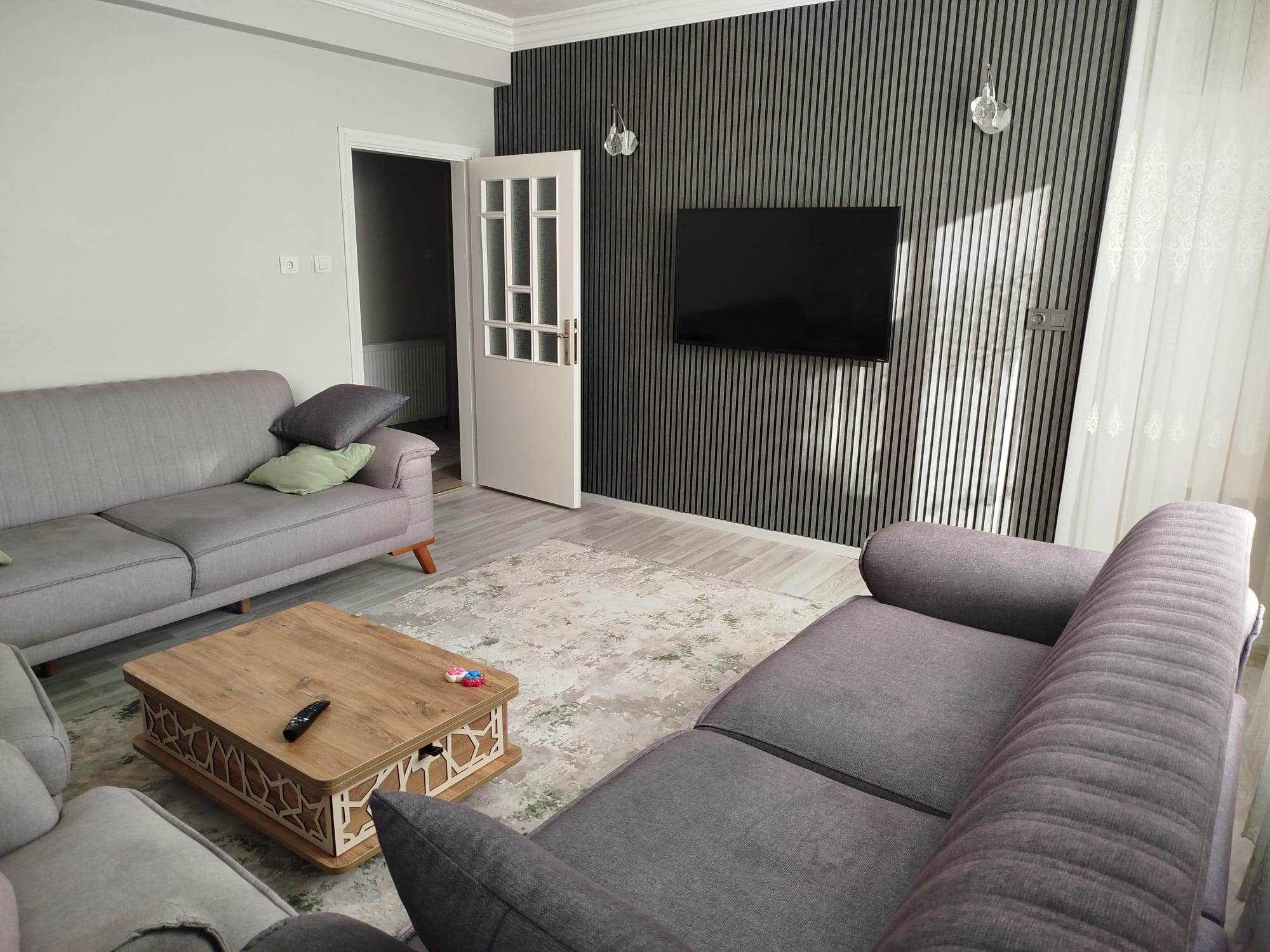 TAHSİN ÜNAL MAH SATILIK DAİRE  3+1 160 M2  3 KAT ARA KAT