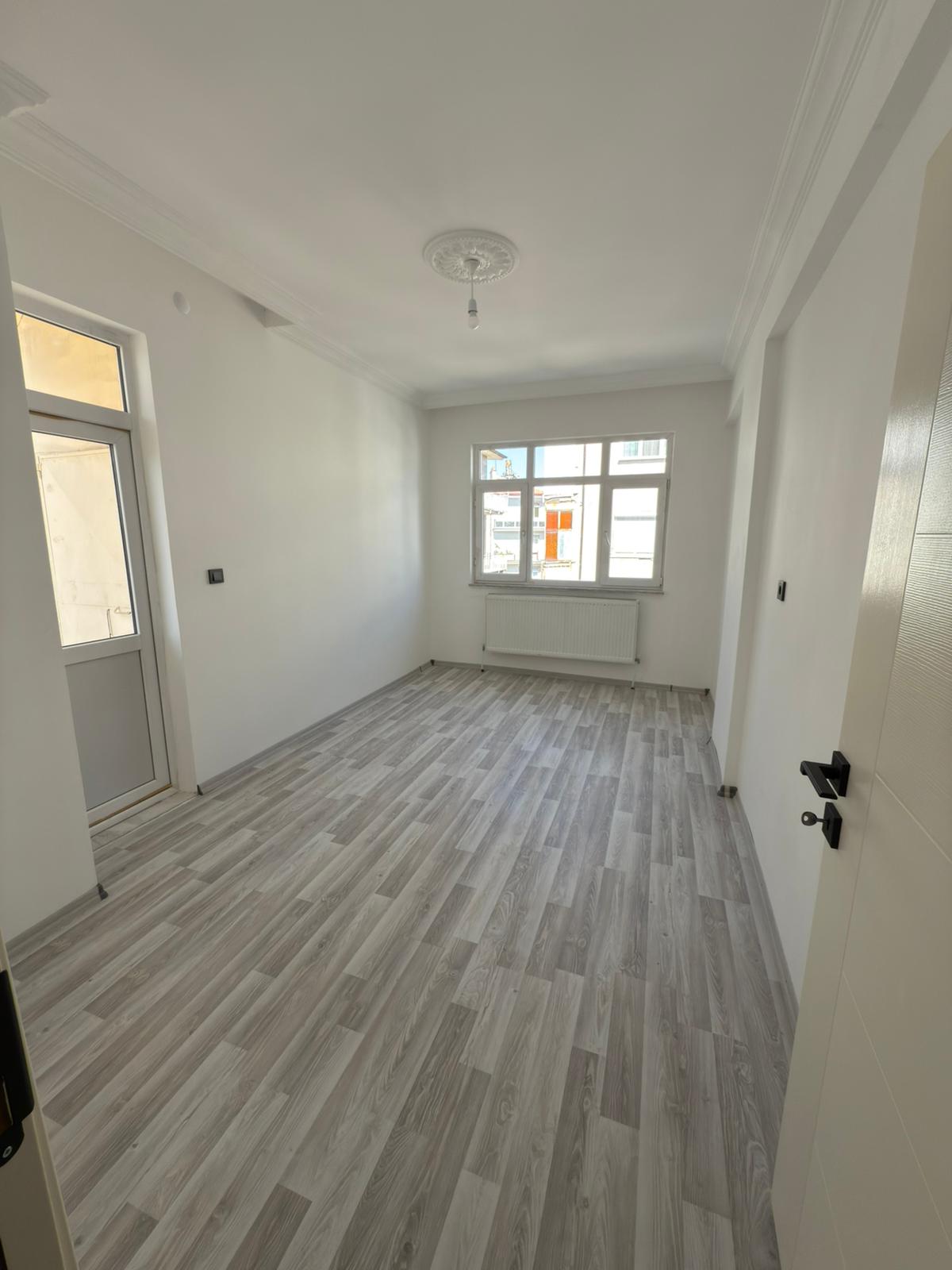 KAZIMKARABEKİR MAHALLESİ  3+1 DEN BOZMA 2+1  120 M2