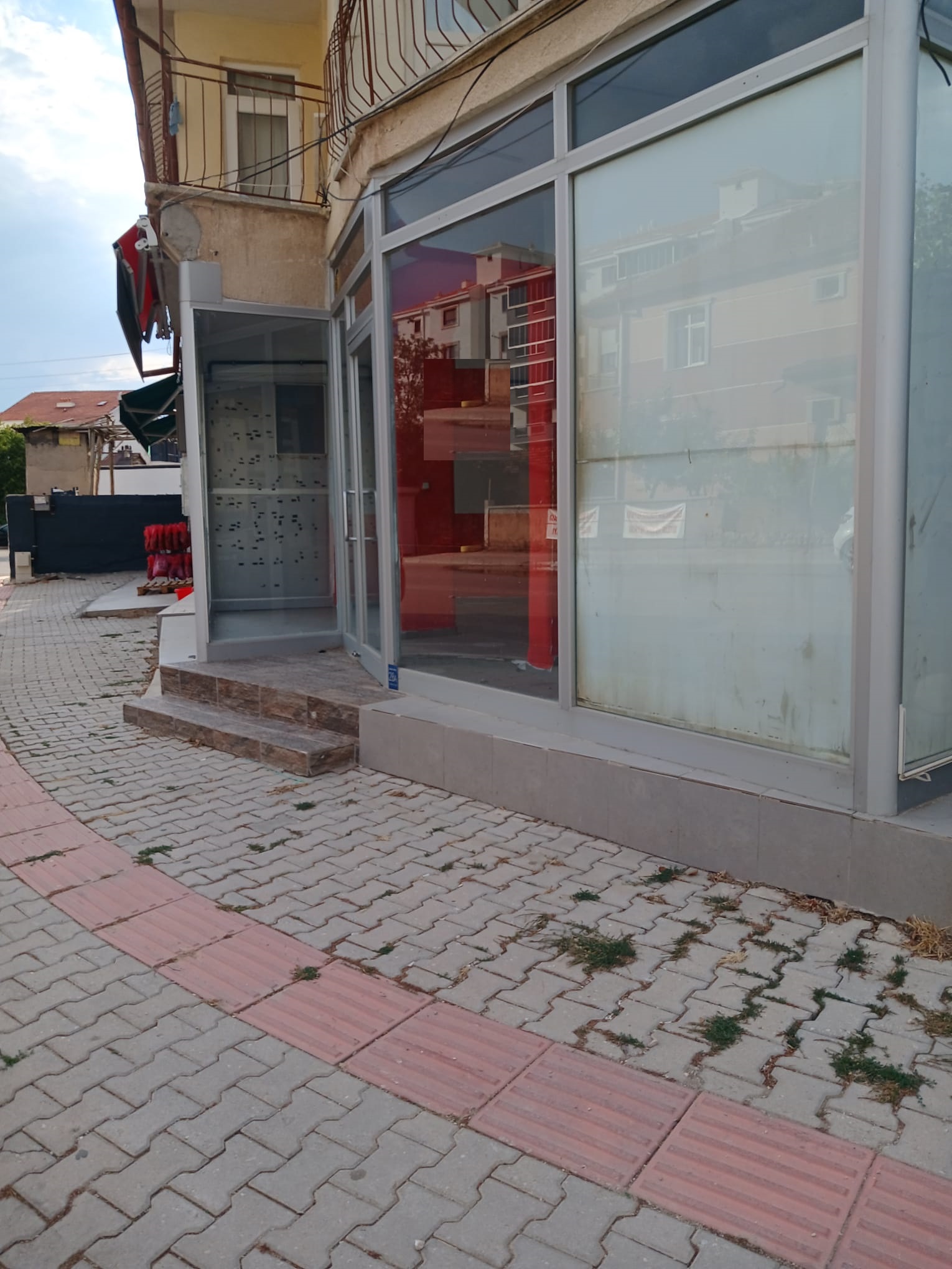 ÇELTEK MAHALLESİ 30 M2 SATILIK DÜKKAN