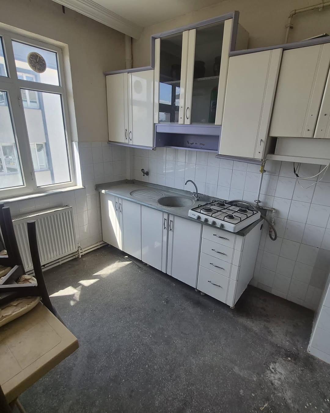 SATILIK DAİRE  İMARET MAHALLESİNDE  3+1 DEN BOZMA 2+1
