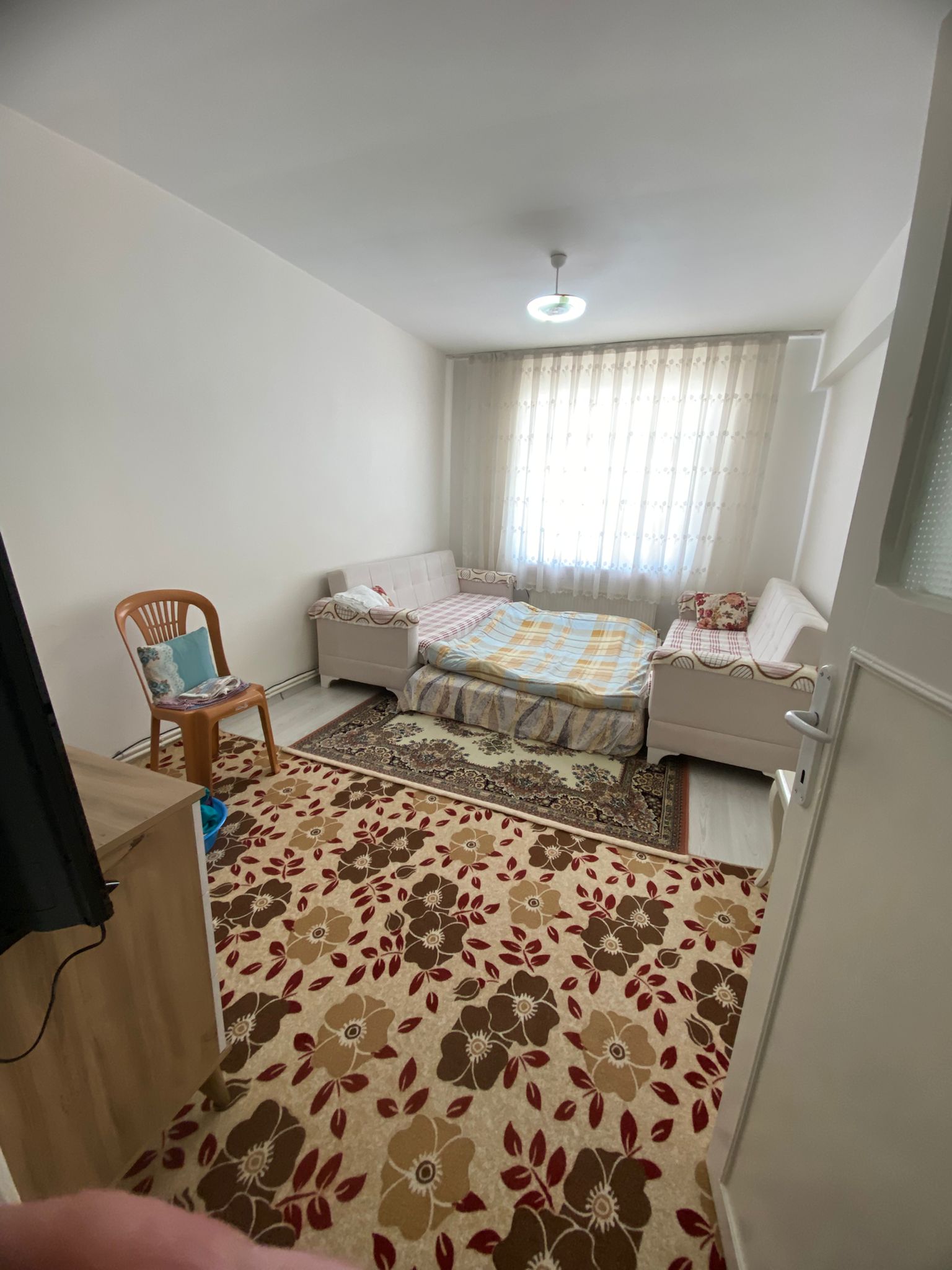 CUMARTESİ PAZAR CİVARINDA  2+1   135M2