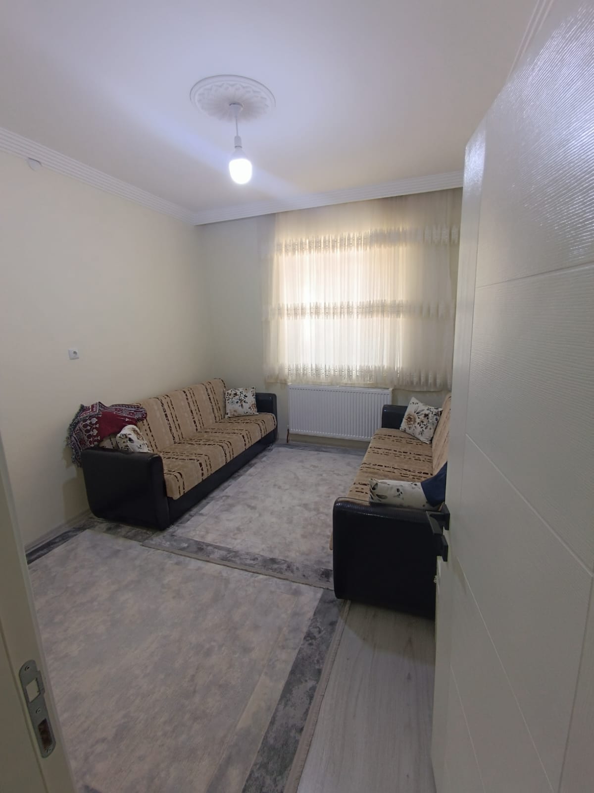 KAZIM KARABEKİR MAHALLESİNDE  3+1   120 M2