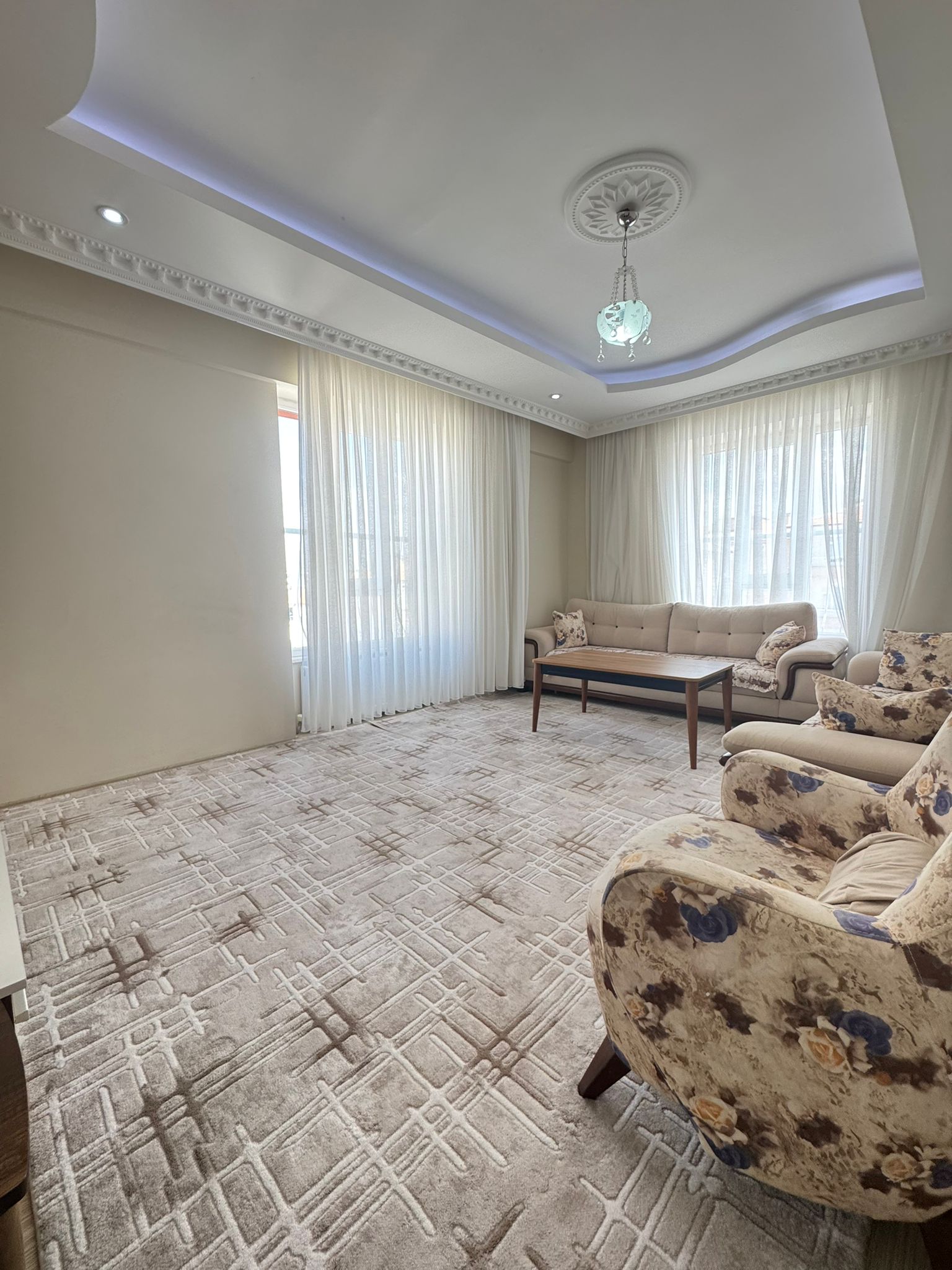 SATILIK DAİRE  GEVHER HATUN MAHALLESİNDE  3+1   135M2