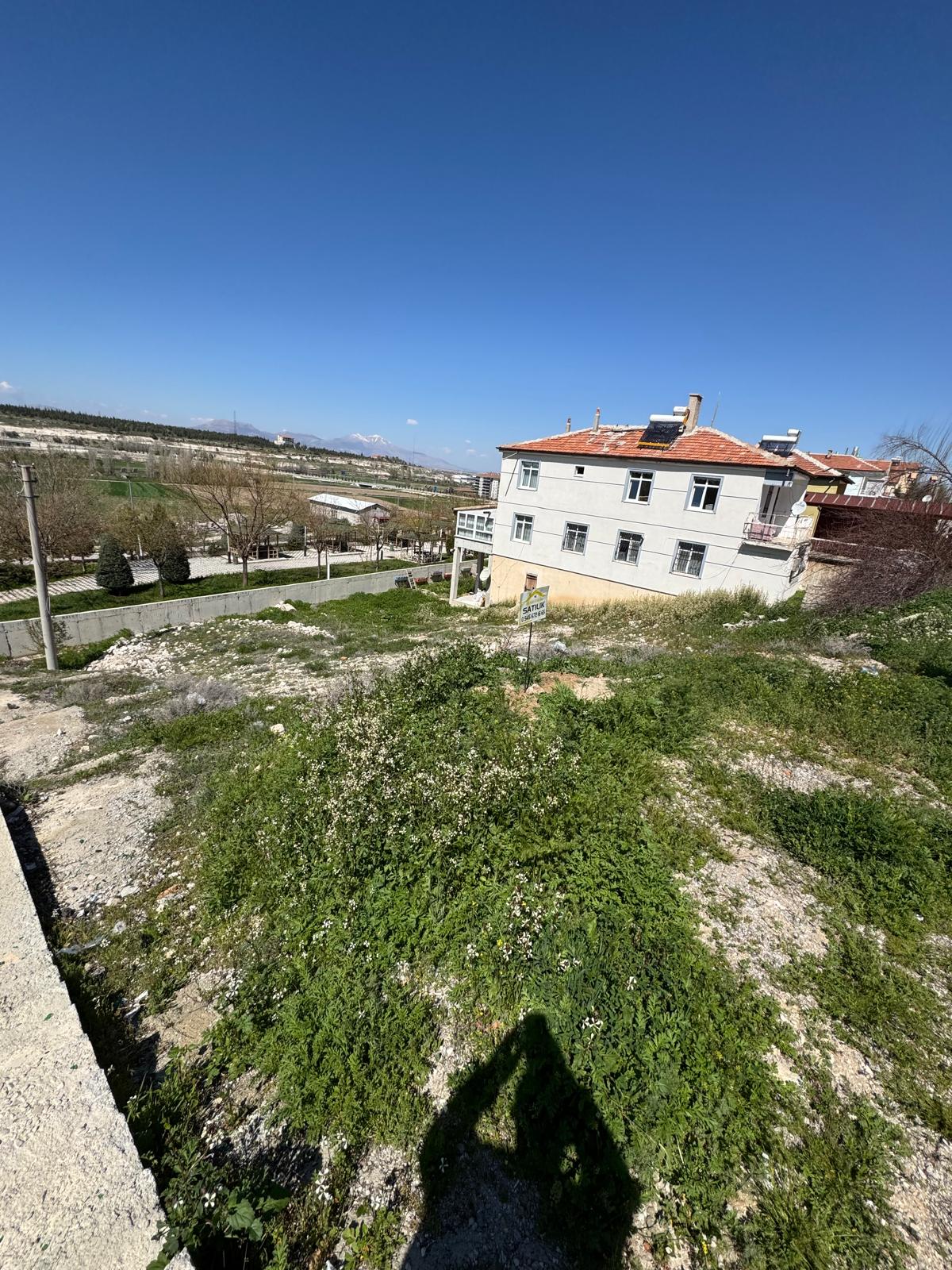 SATILIK ARSA  BEYAZKENT MAHALLESİNDE  411 M2 ARSA