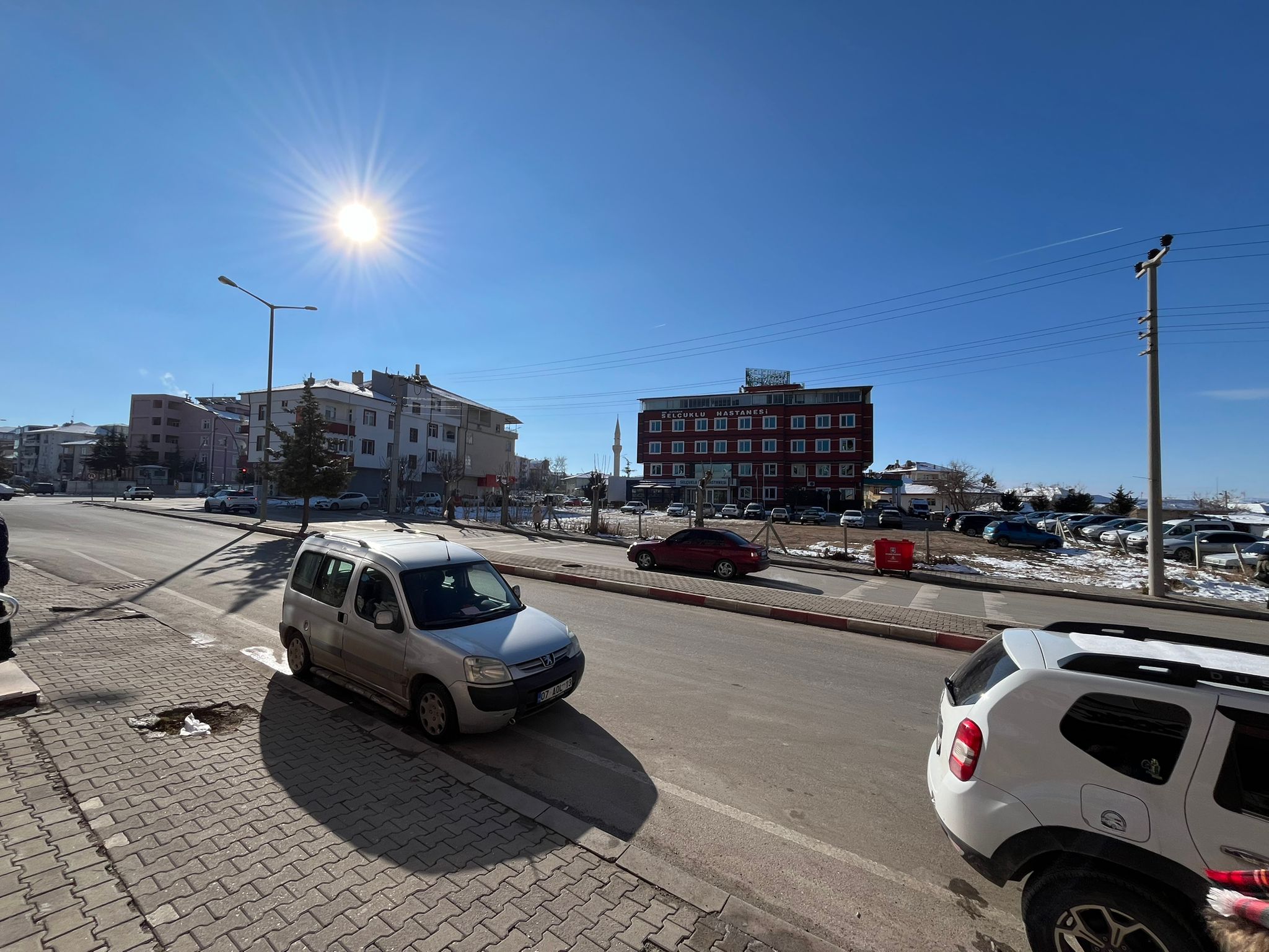 Özel Selçuklu Hastanesi karşısında SATILIK DÜKKAN 100 M2 