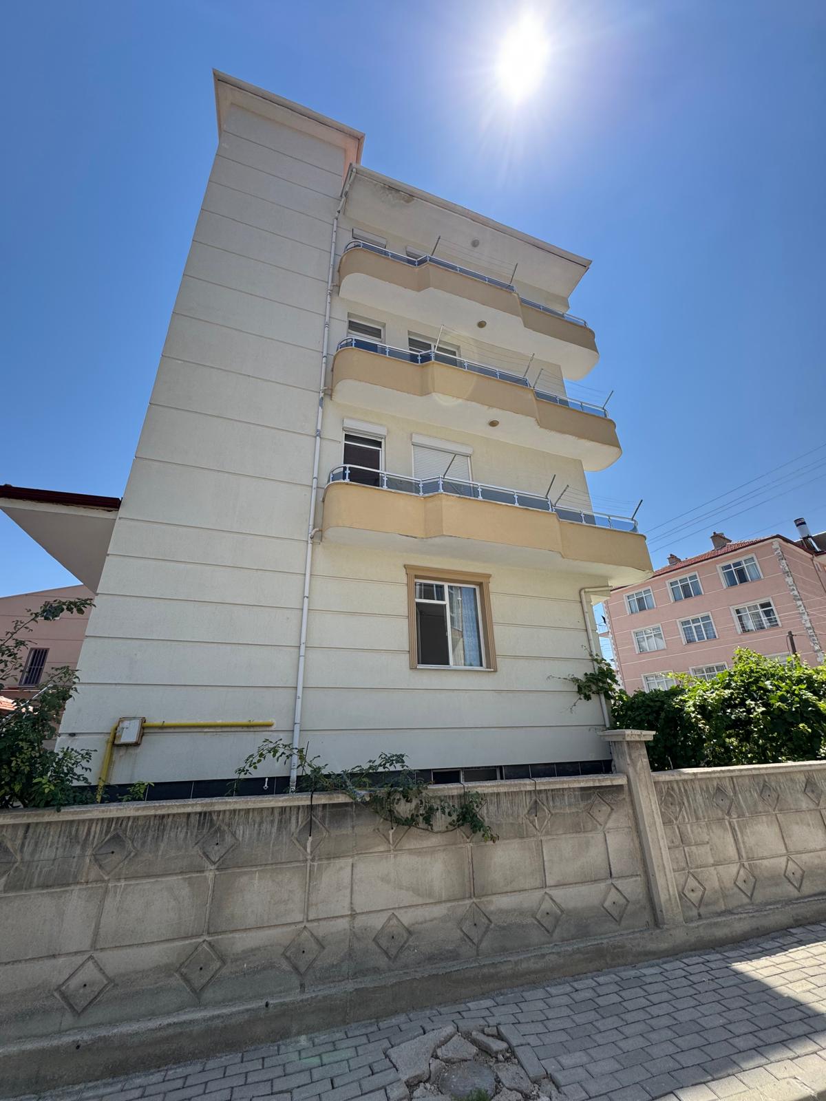 PİRİREİS MAHALLESİNDE 3+1 100 M2