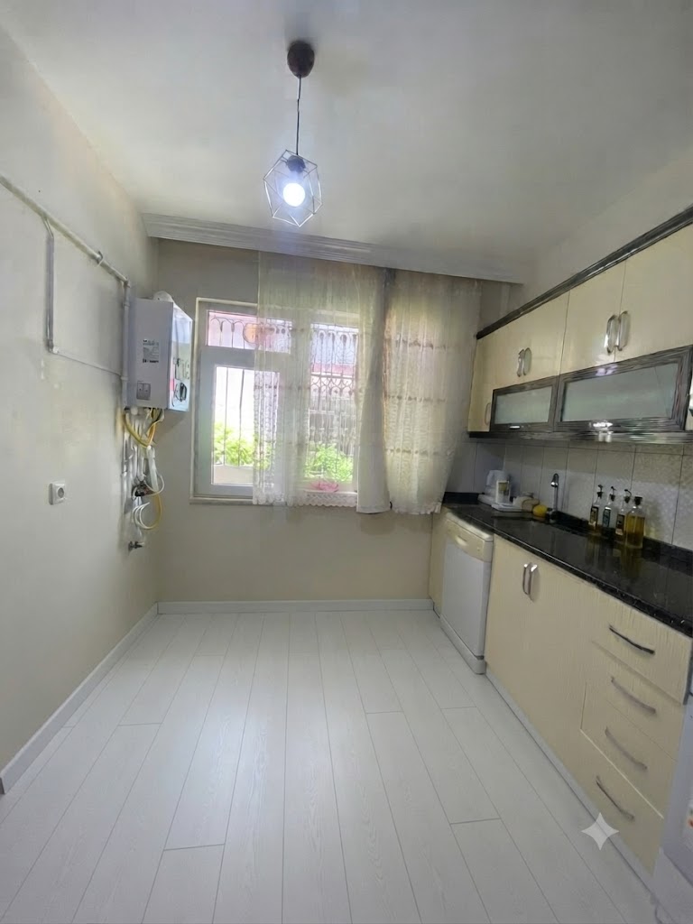 ALİŞAHANE MAHALLESİNDE  3+1     135M2  4 KATLININ 1 KATI  BAHÇELİ