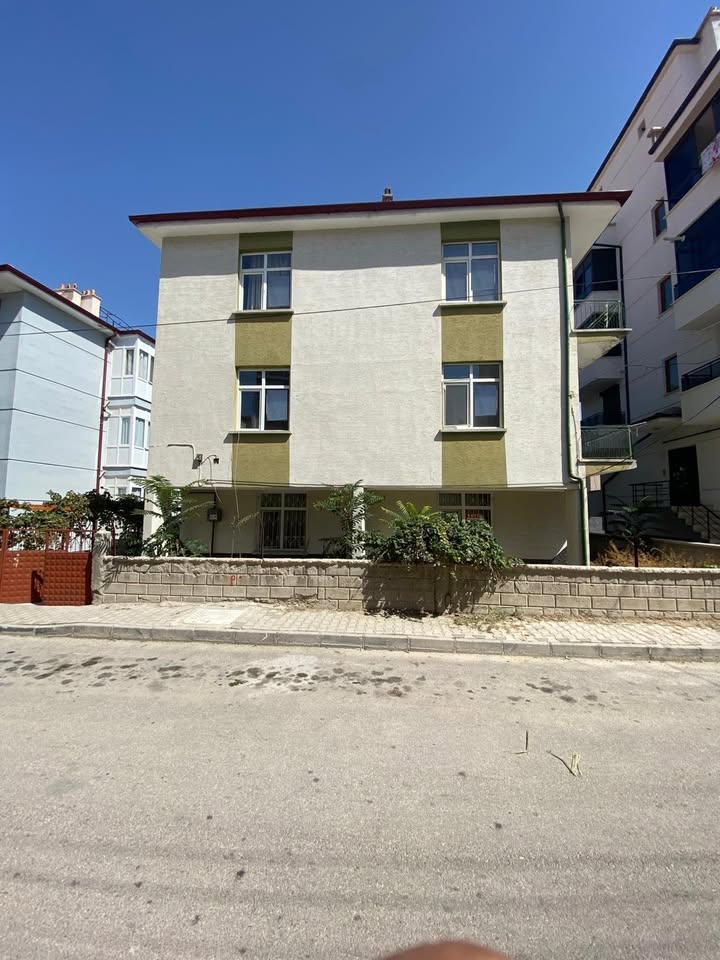 3 KATLI KOMPLE SATILIK BİNA