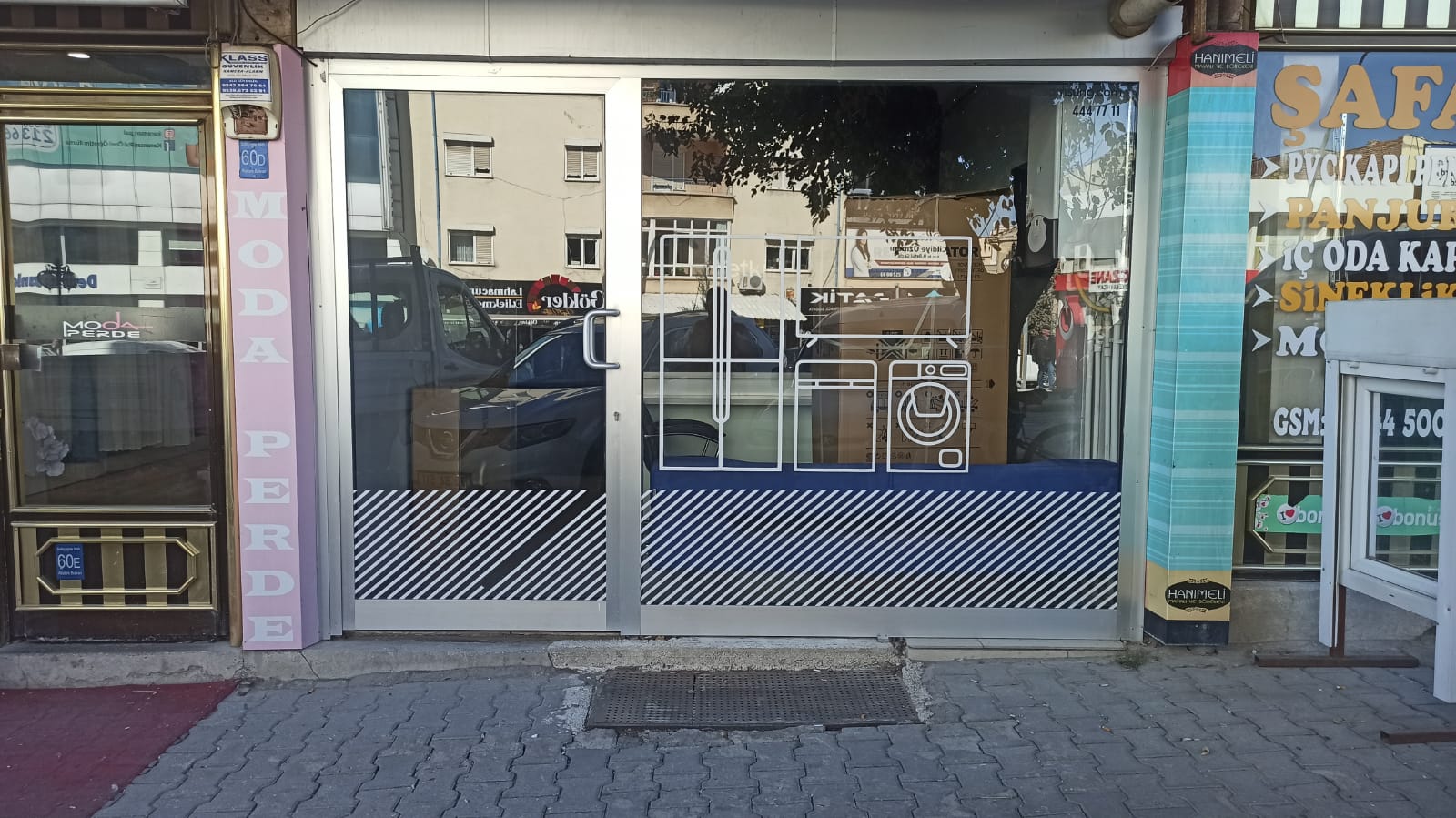 30 METRELİK  YOLDA SATILIK İŞYERİ DÜKKAN 