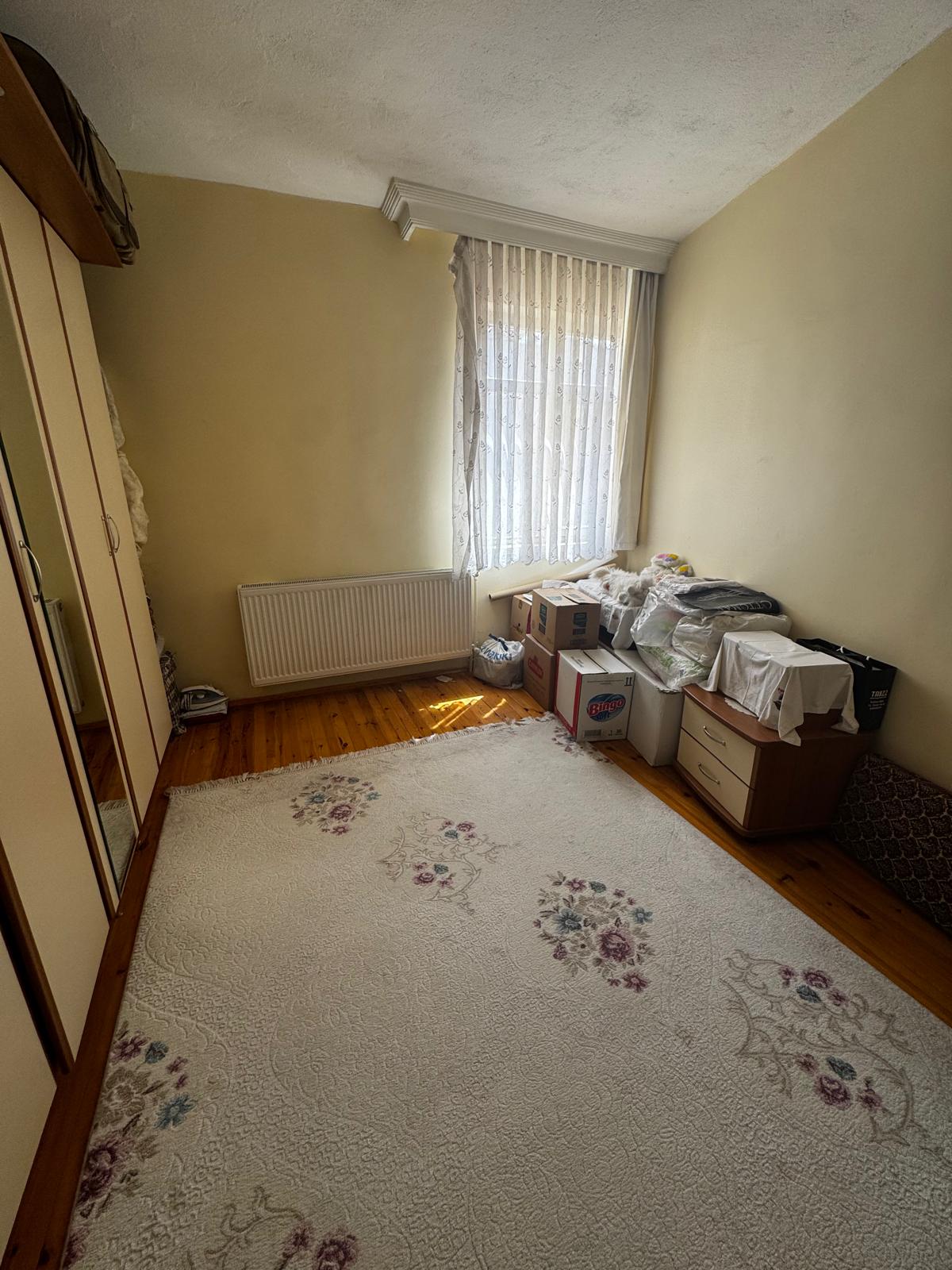 AHİOSMAN MAHALLESİNDE 6+2  260M2  SATILIK DAİRE
