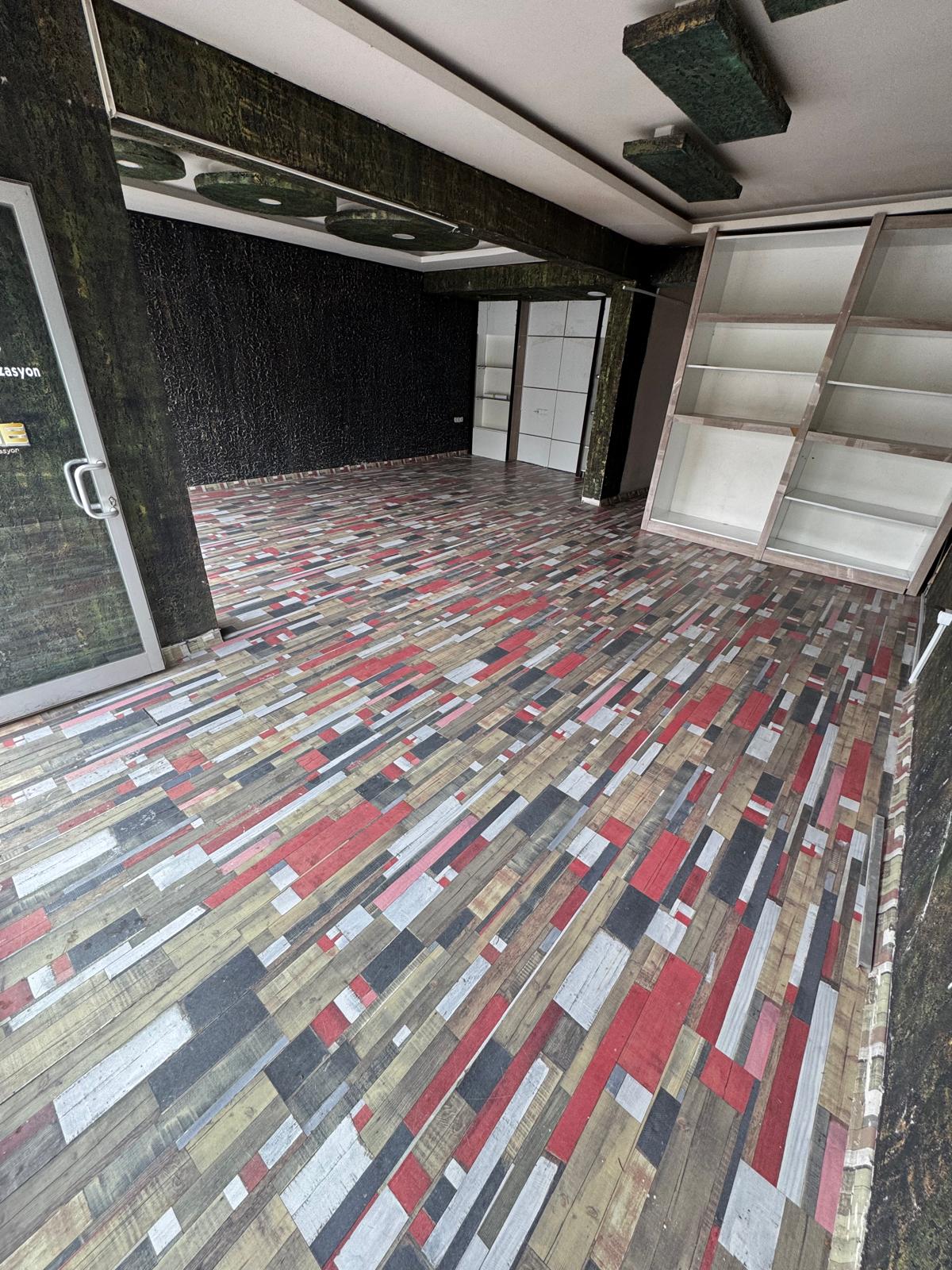 CUMARTESİ CİVARINDA 60 M2 SATILIK DÜKKAN