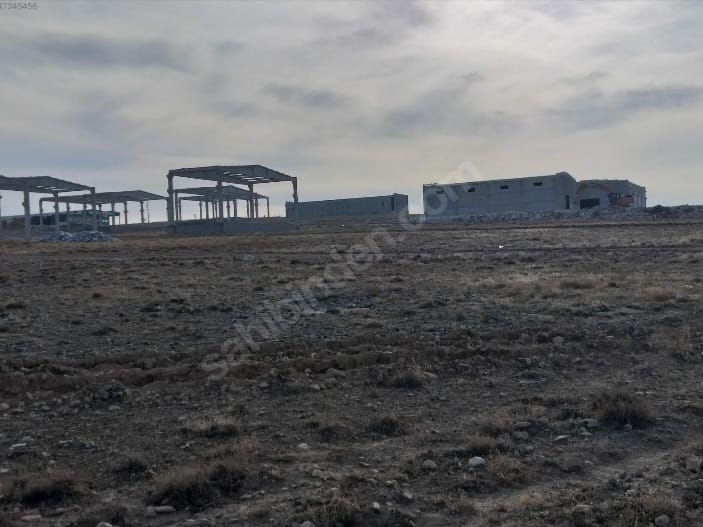 ORGANİZE SANAYİ BÖLGESİNDE 2,598 M2 TİCARİ ARSA