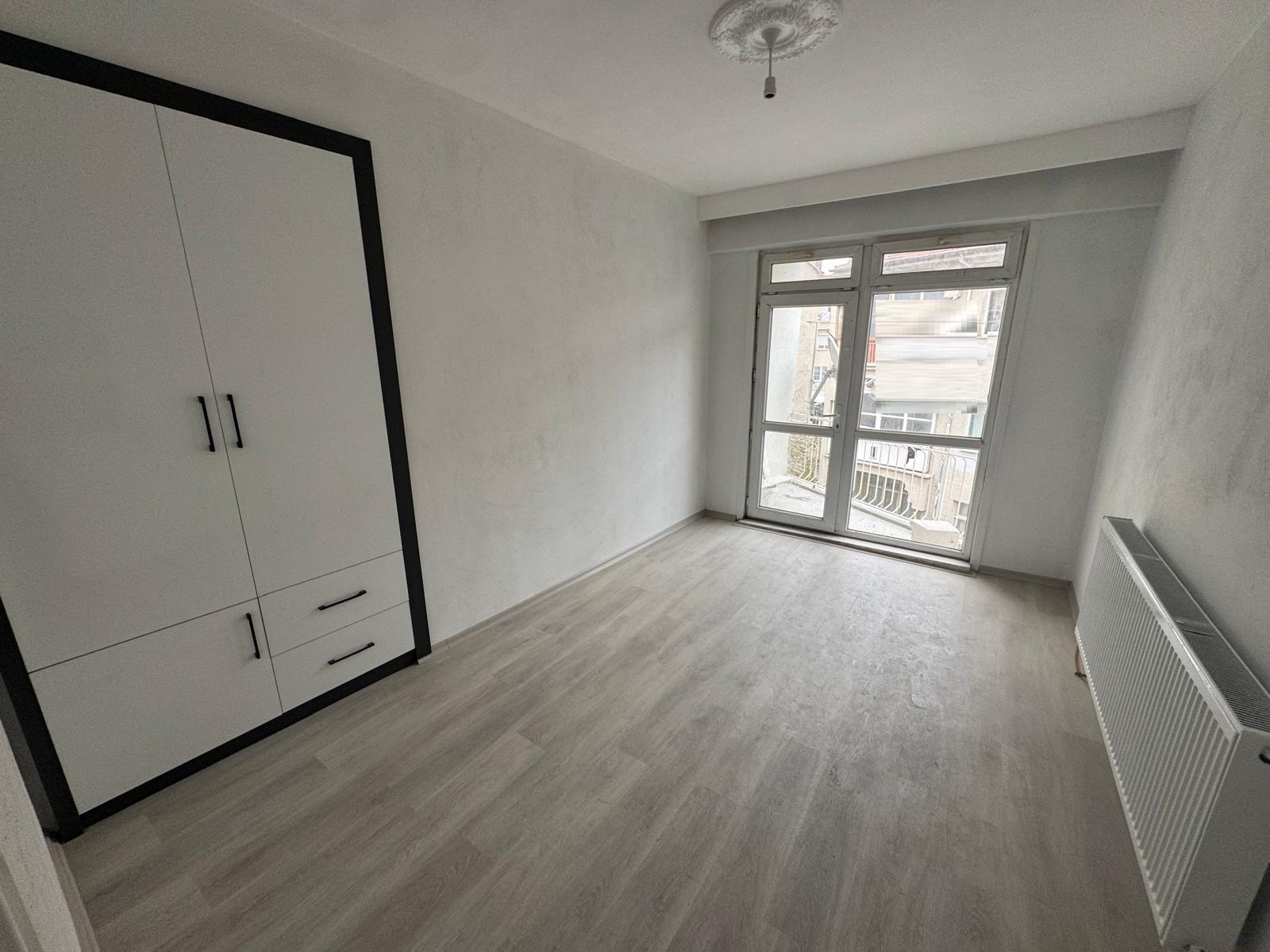 FENARİ MAHALLESİNDE  2+1  100 M2