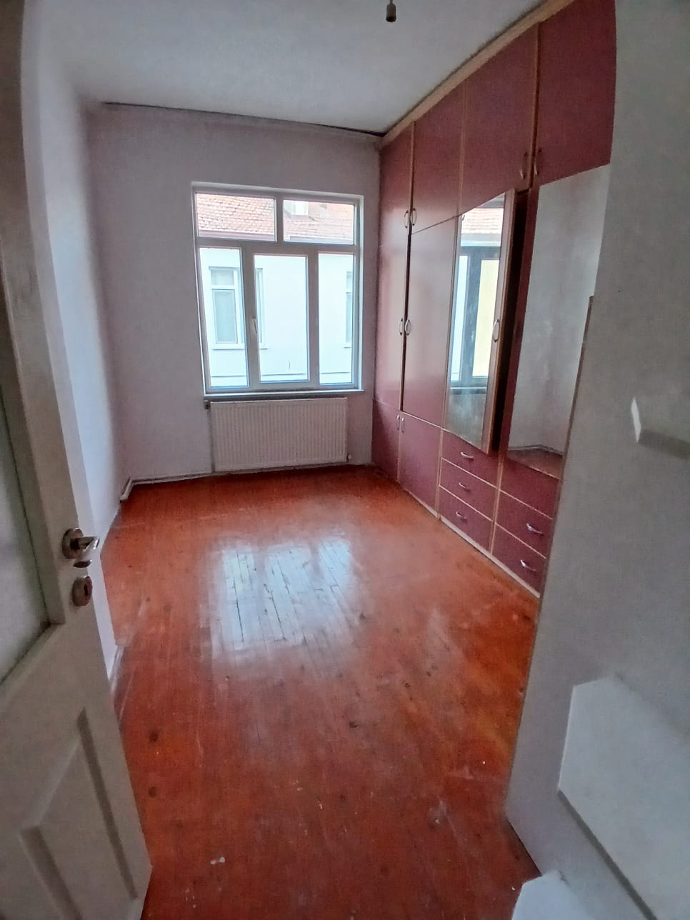 NEFİSE SULTAN MAHALLESİNDE 2+1  100 M2