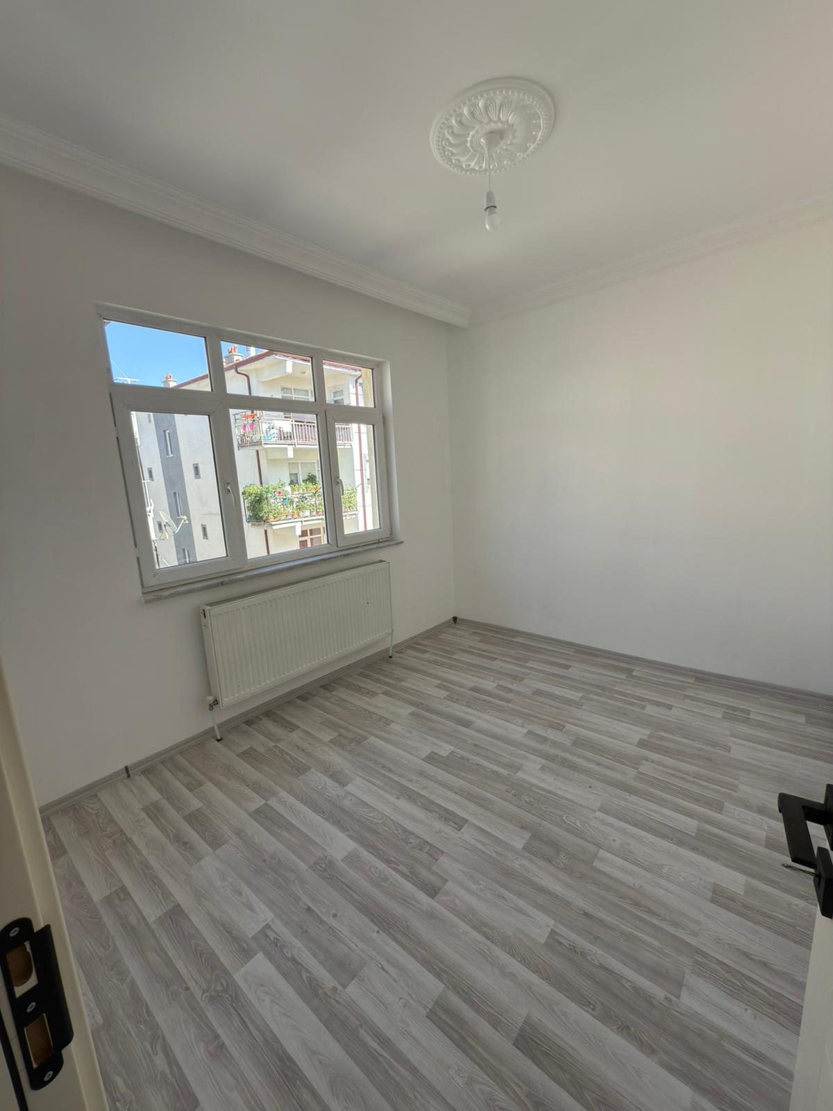 KAZIMKARABEKİR MAHALLESİ  3+1 DEN BOZMA 2+1  120 M2