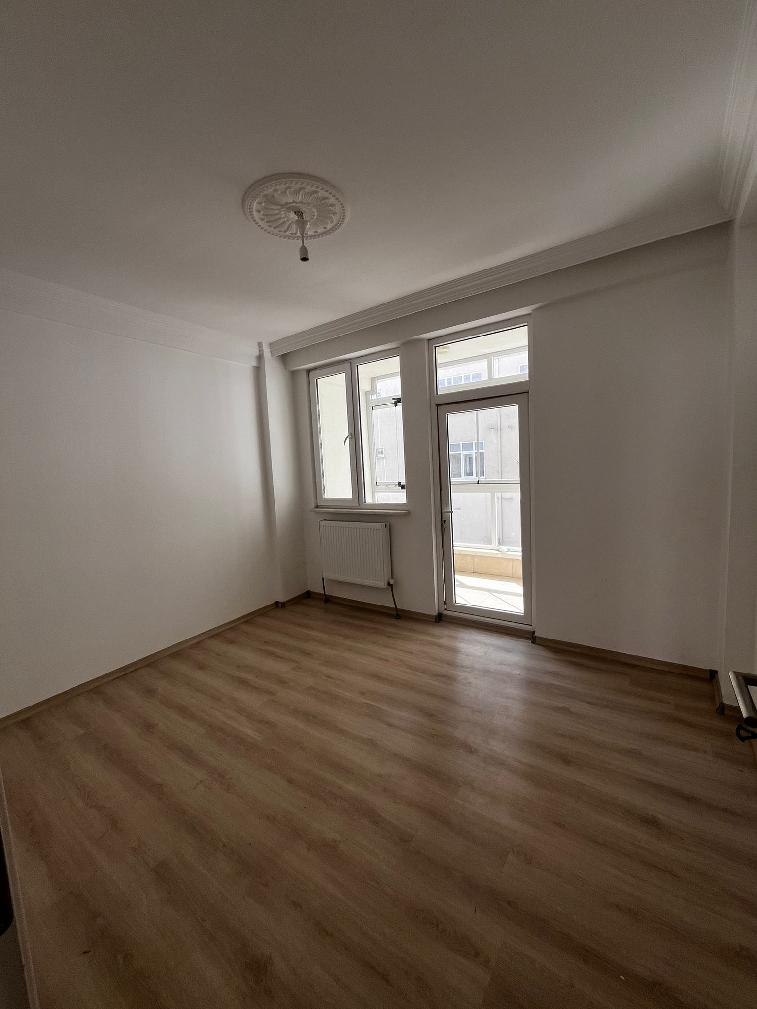 YENİMAHALLEDE SATILIK 2+1 90 M2