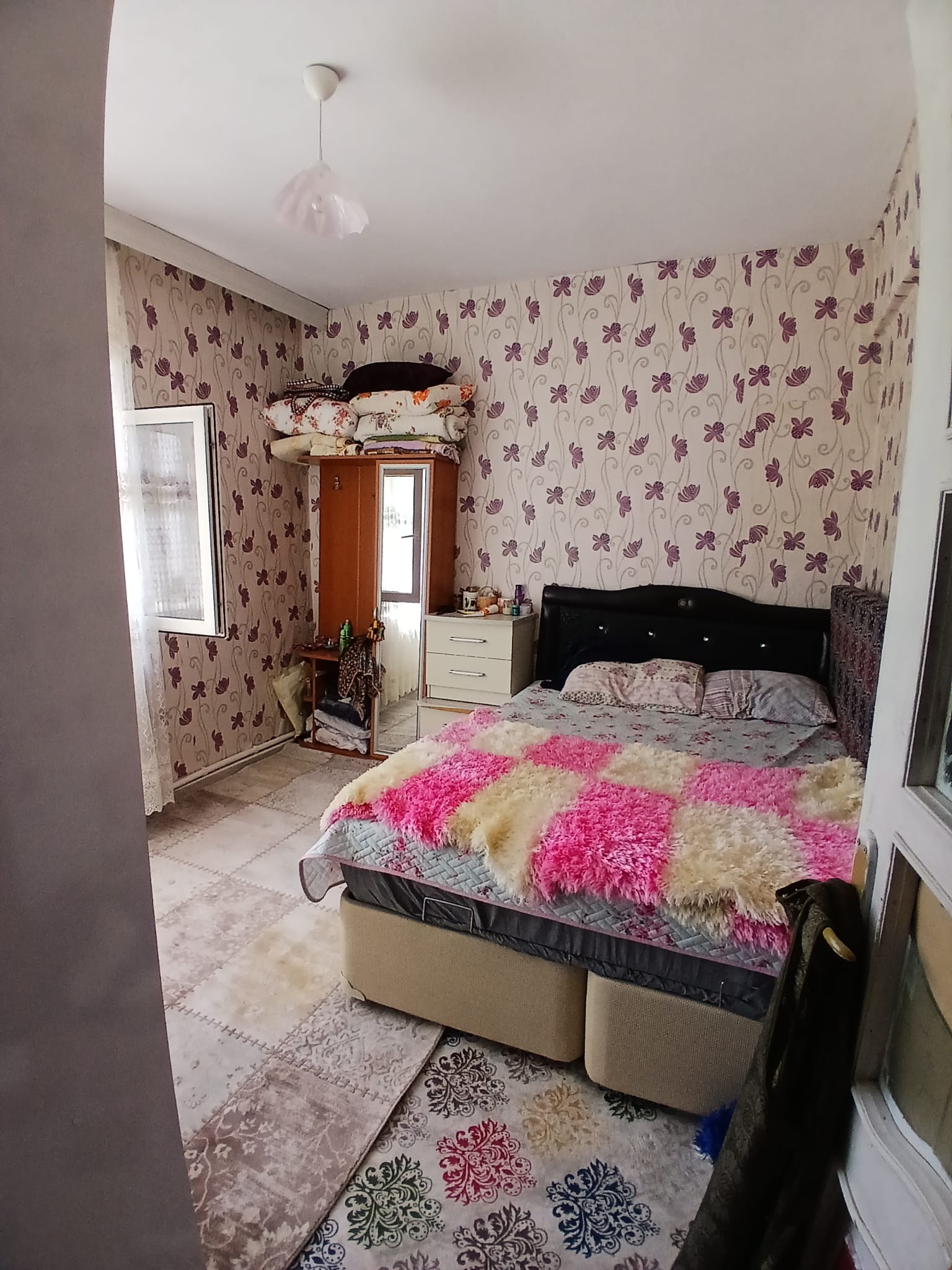 GEVHER HATUN MAHALLESİNDE  3+1   140 M2  3 KAT    KUZEY BATI GÜNEY CEPHELİ