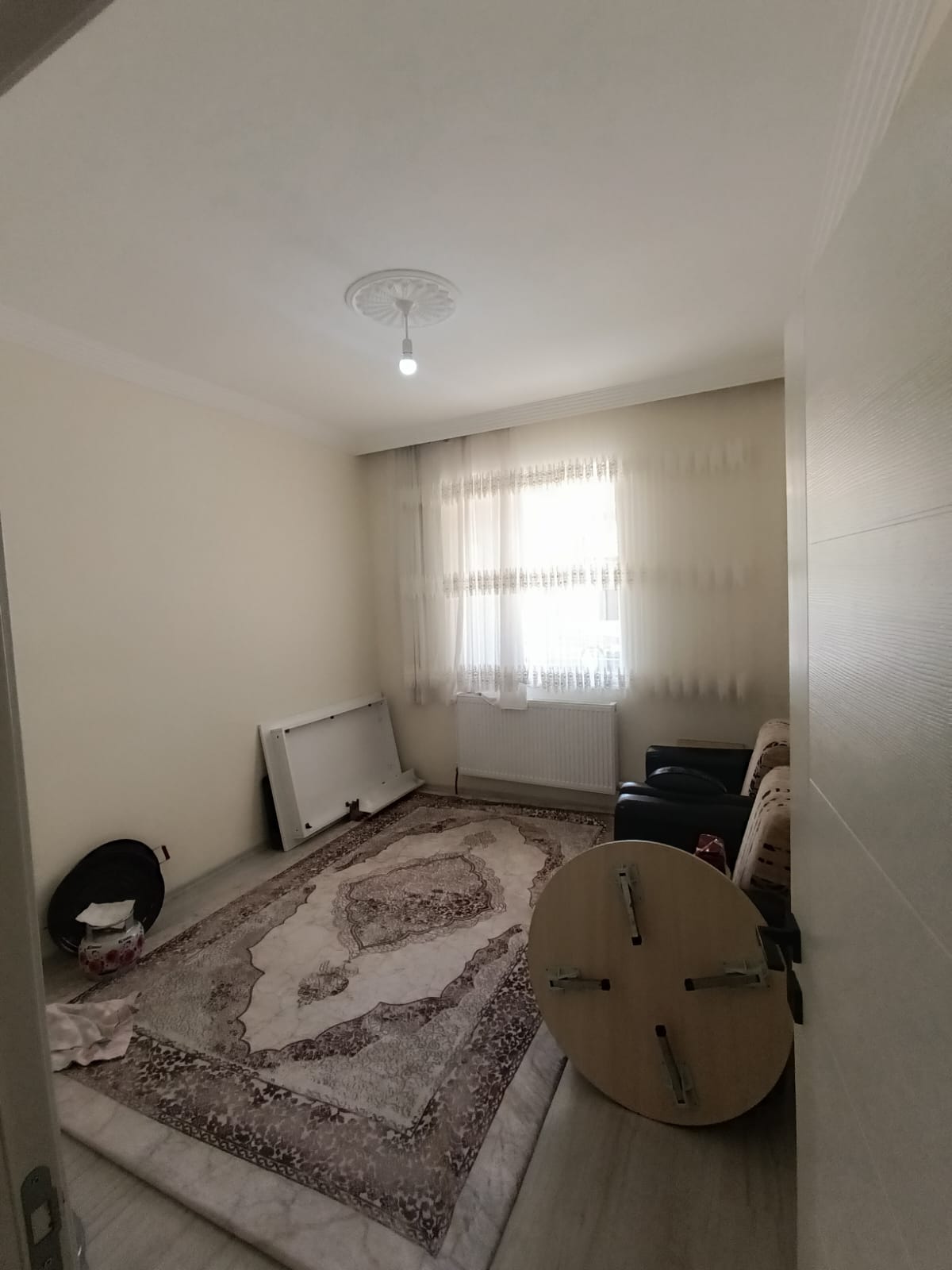 KAZIM KARABEKİR MAHALLESİNDE  3+1   120 M2