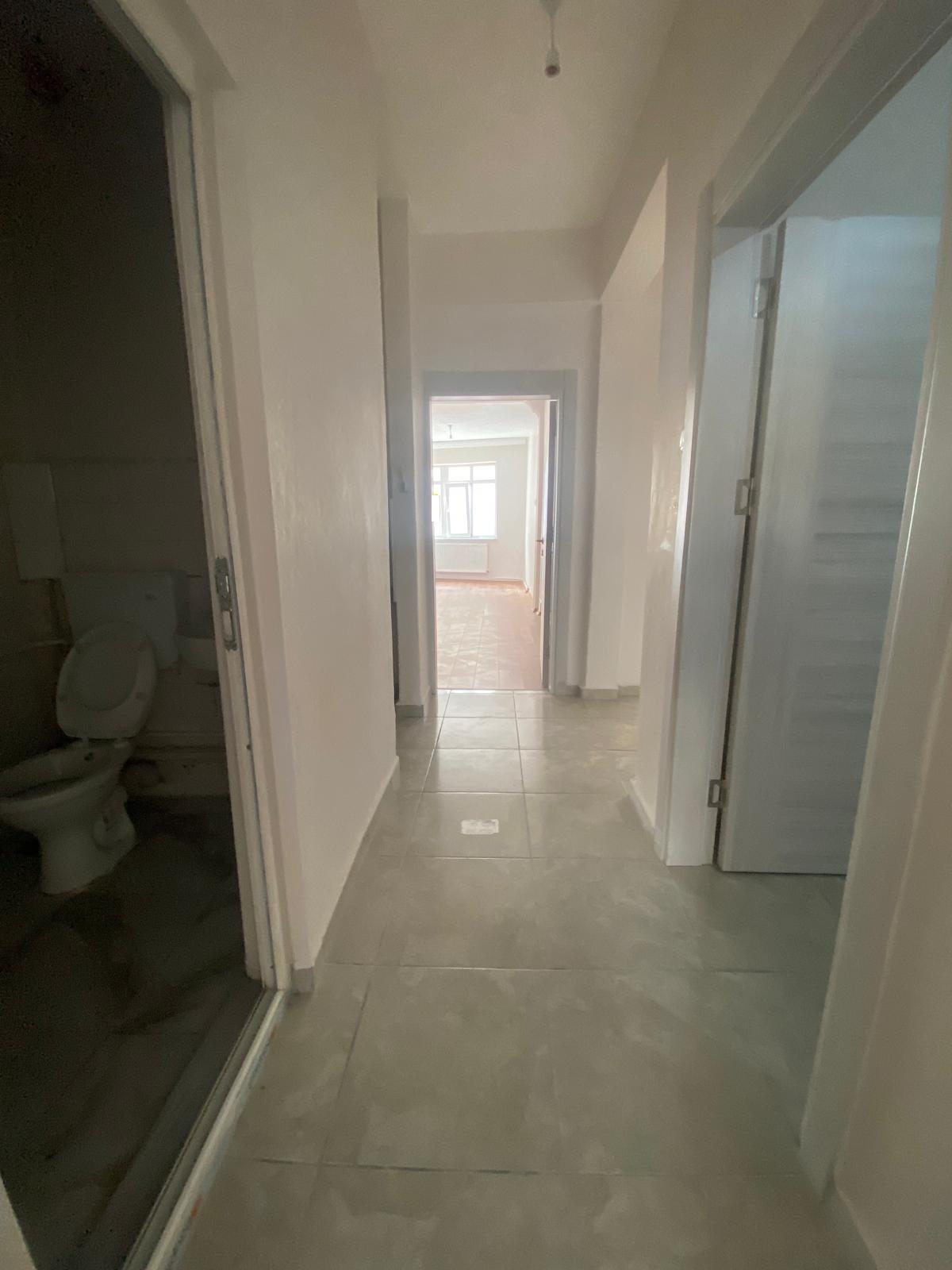 İMARET MAHALLESİNDE  2+1    110M2  1 KAT (DÜKKAN ÜSTÜ)  TADİLATI YENİ YAPILDI