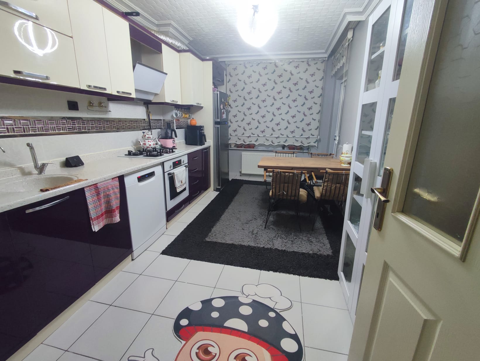 LARENDE MAHALLESİNDE  3+1   130M2