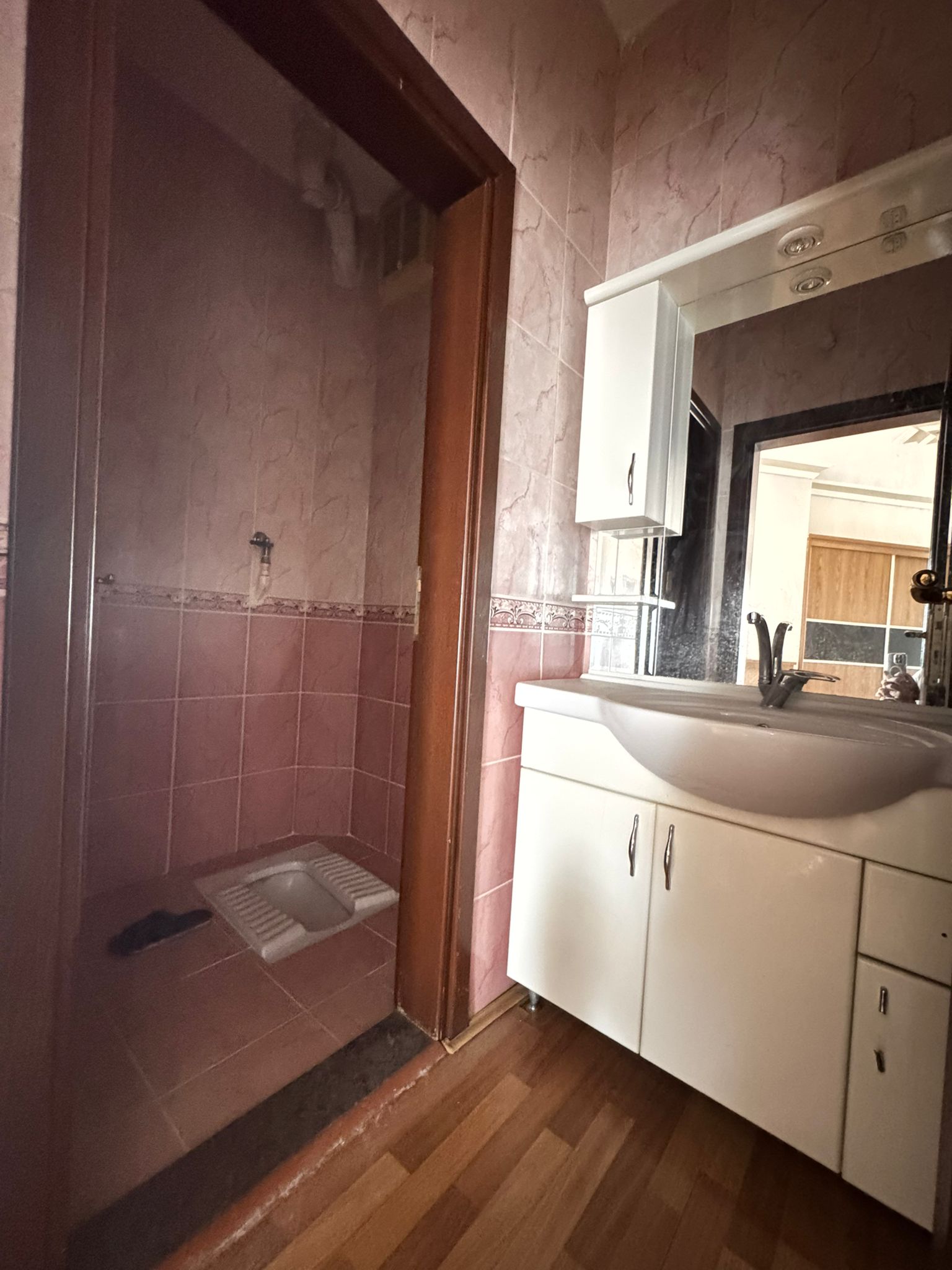 KOÇAKDEDE MAHALLESİNDE  4+1 235M2 ARA KAT