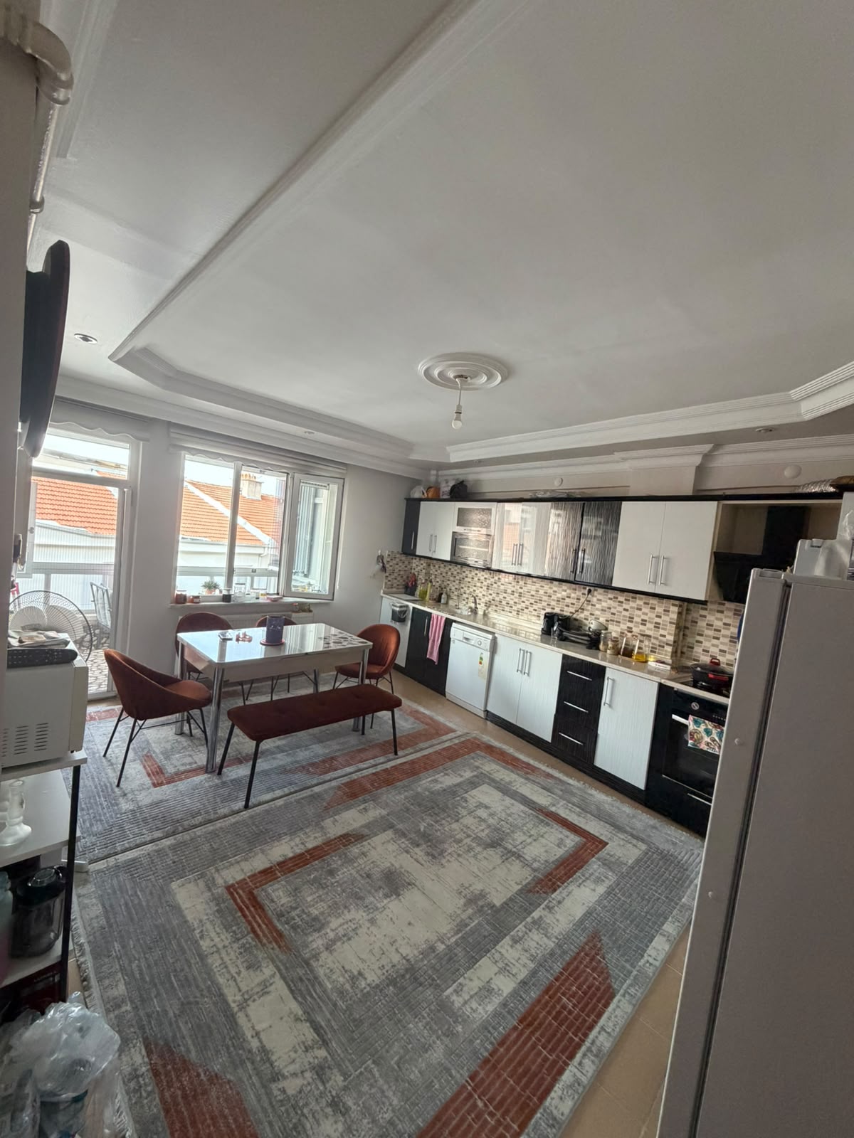 MAHMUDİYE MAHALLESİNDE  3+1     130M2  DÜKKAN ÜSTÜ 3 KATLININ 3 KATI
