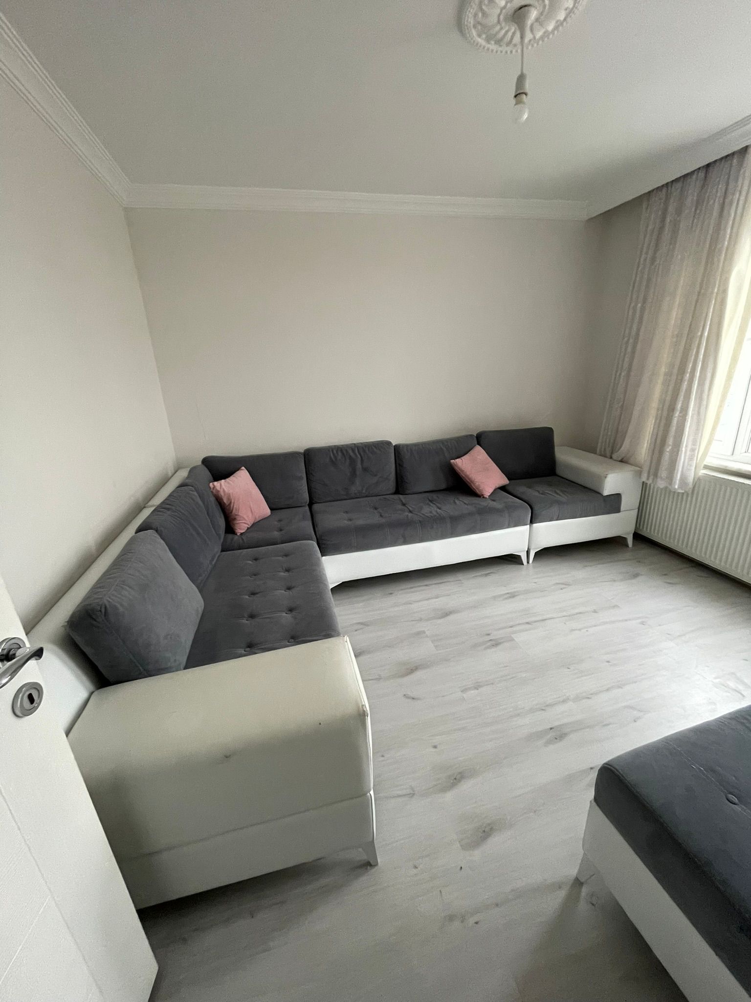 TABDUK EMRE MAHALLESİNDE  1+1  50M2 EŞYALI APART  