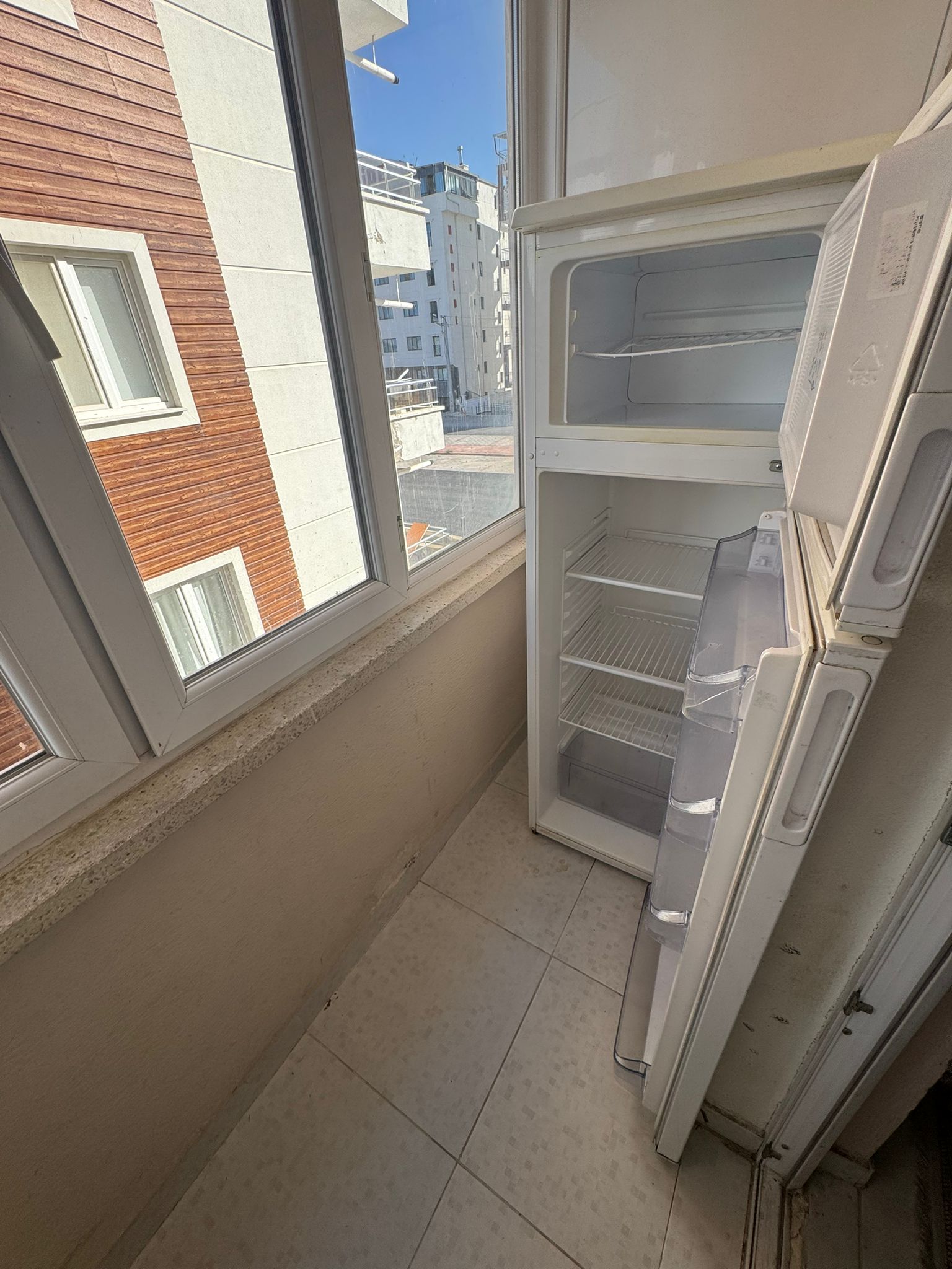 TABDUK EMRE MAH  1+1 BALKONLU  BAGIMSIZ MUTFAK