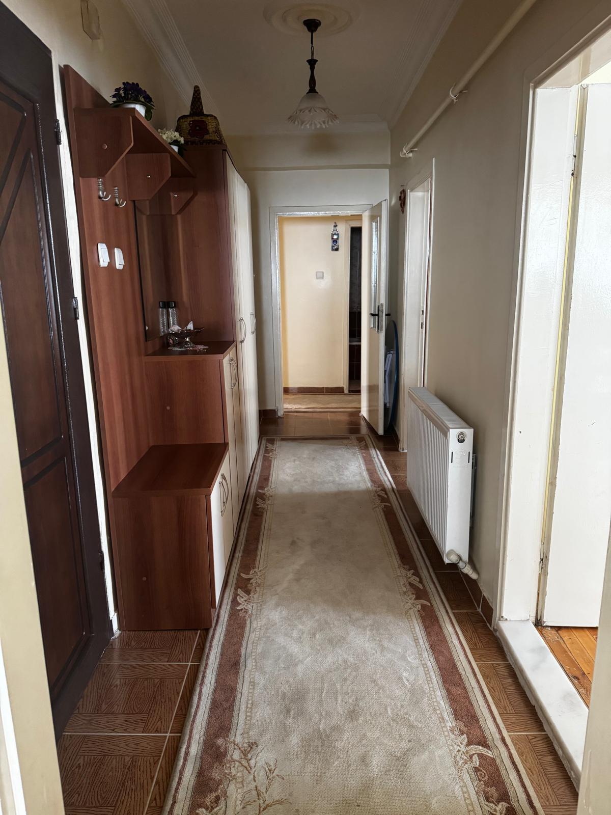 AHİOSMAN MAHALLESİNDE 6+2  260M2  SATILIK DAİRE