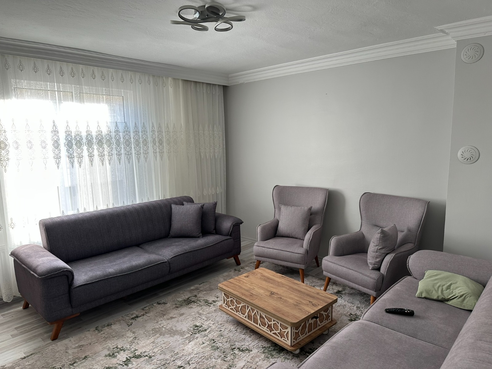 30 METRELİK YOL ÜZERİNDE 3+1  135 ARA KAT