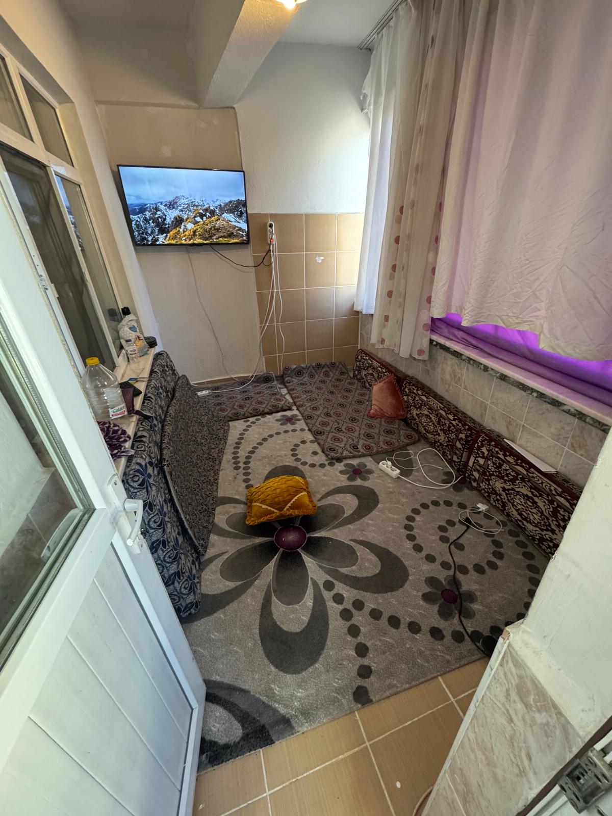 SEKİÇEŞME MAHALLESİNDE  3+1 DEN BOZMA 2 +1 