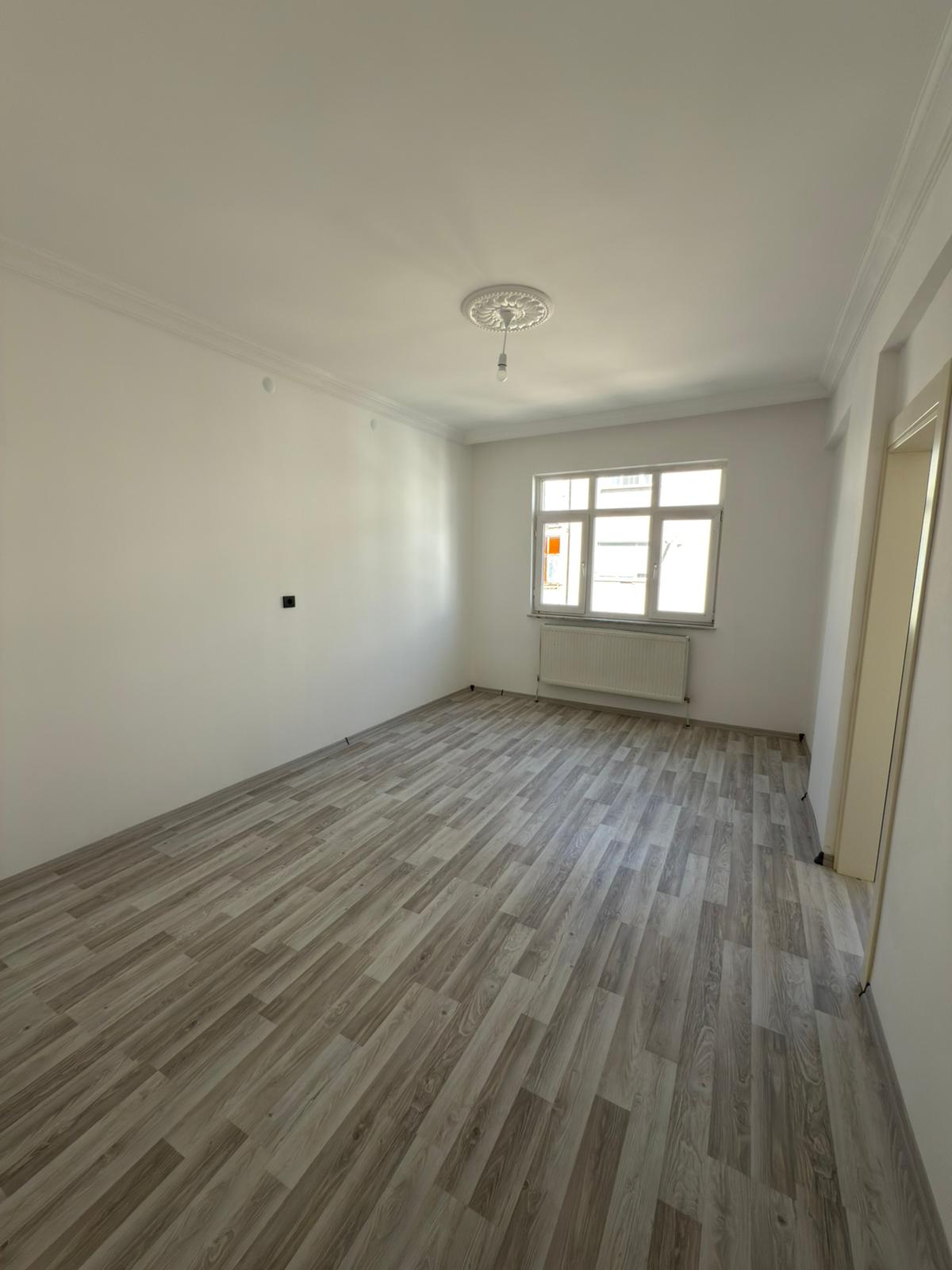 KAZIMKARABEKİR MAHALLESİ  3+1 DEN BOZMA 2+1  120 M2