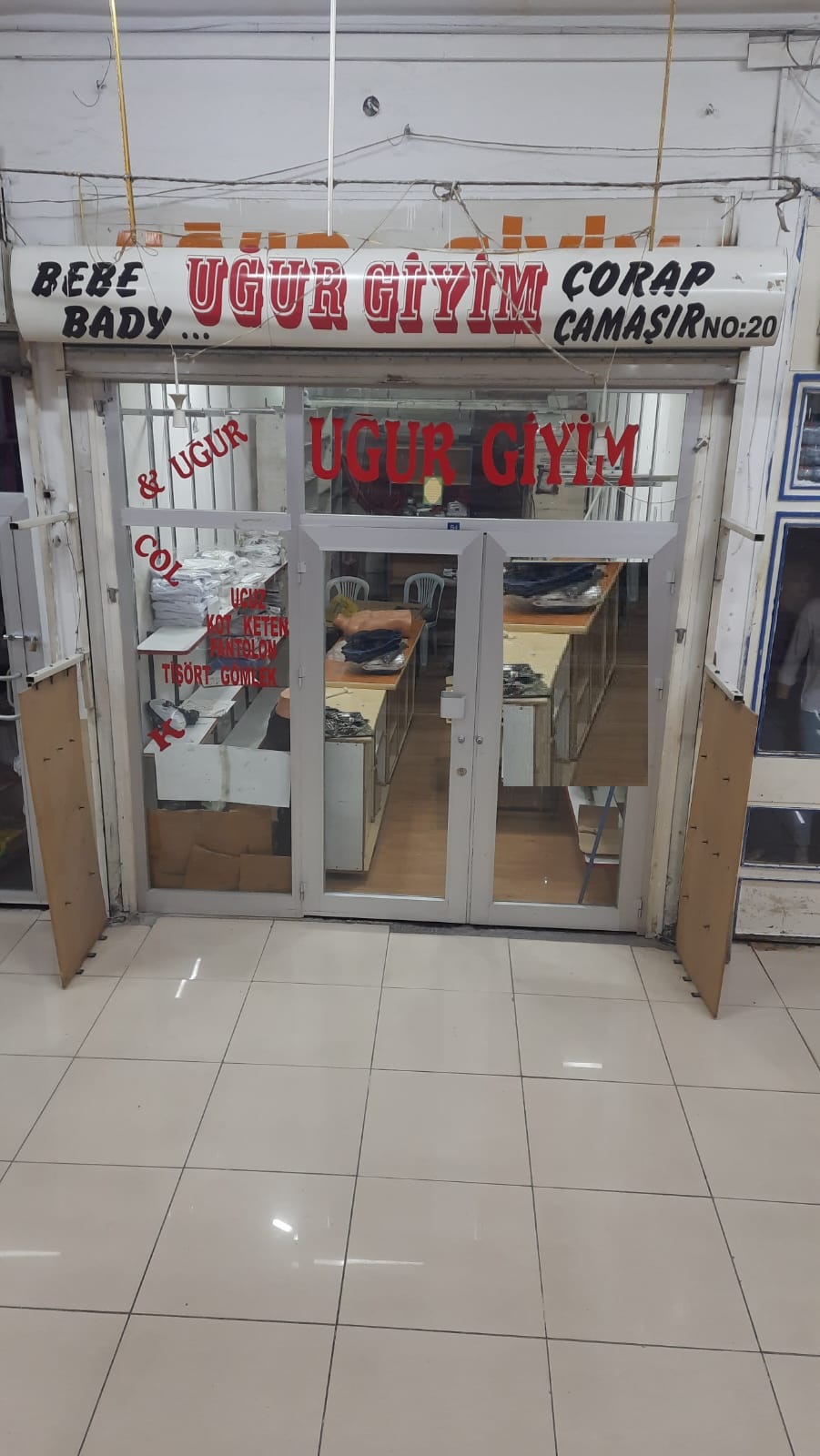 BELEDİYE İŞHANI İÇERİSİNDE Kirişçi Mahallesinde satılık dükkan 