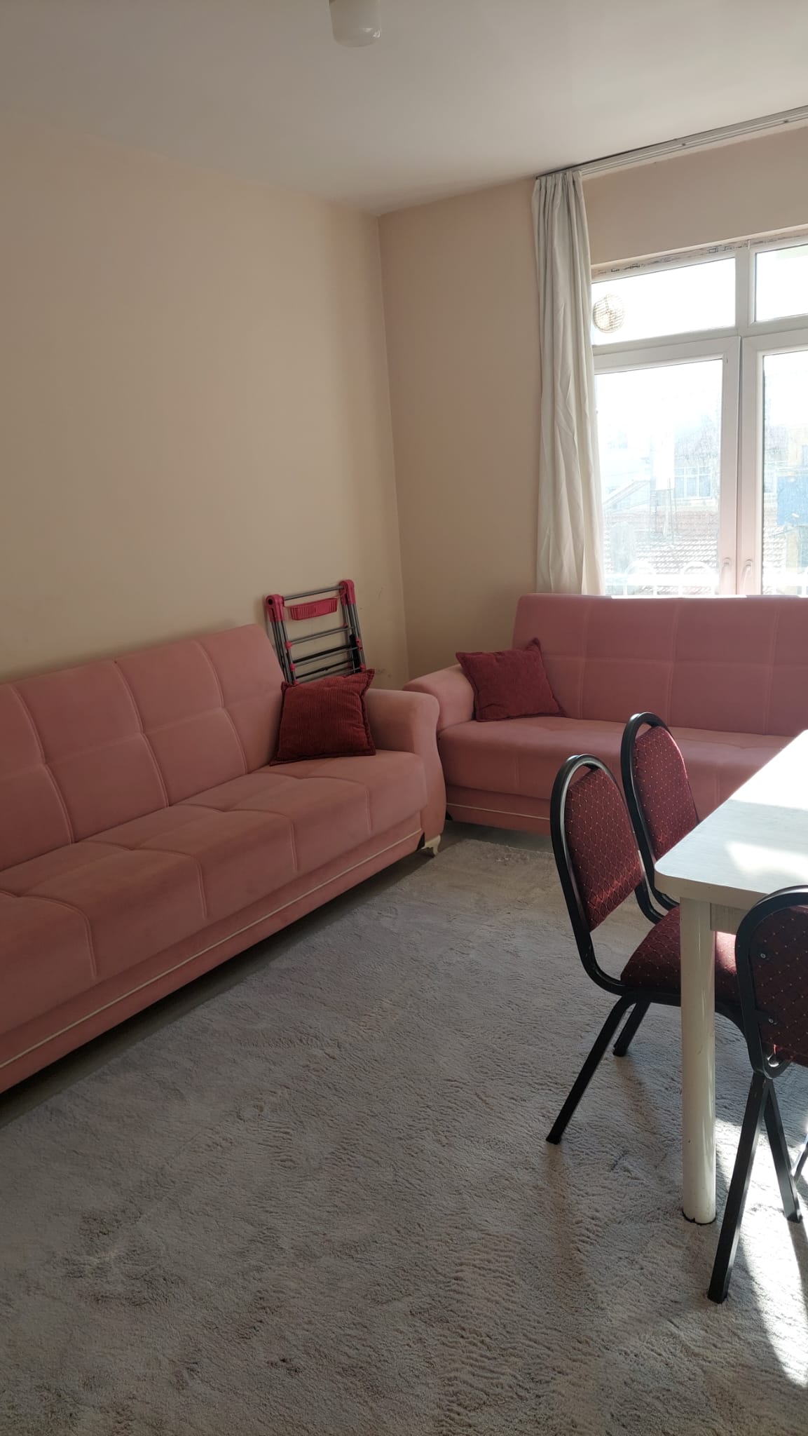 KIRBAĞI MAHALLESİNDE 1+1  EŞYALI APART  