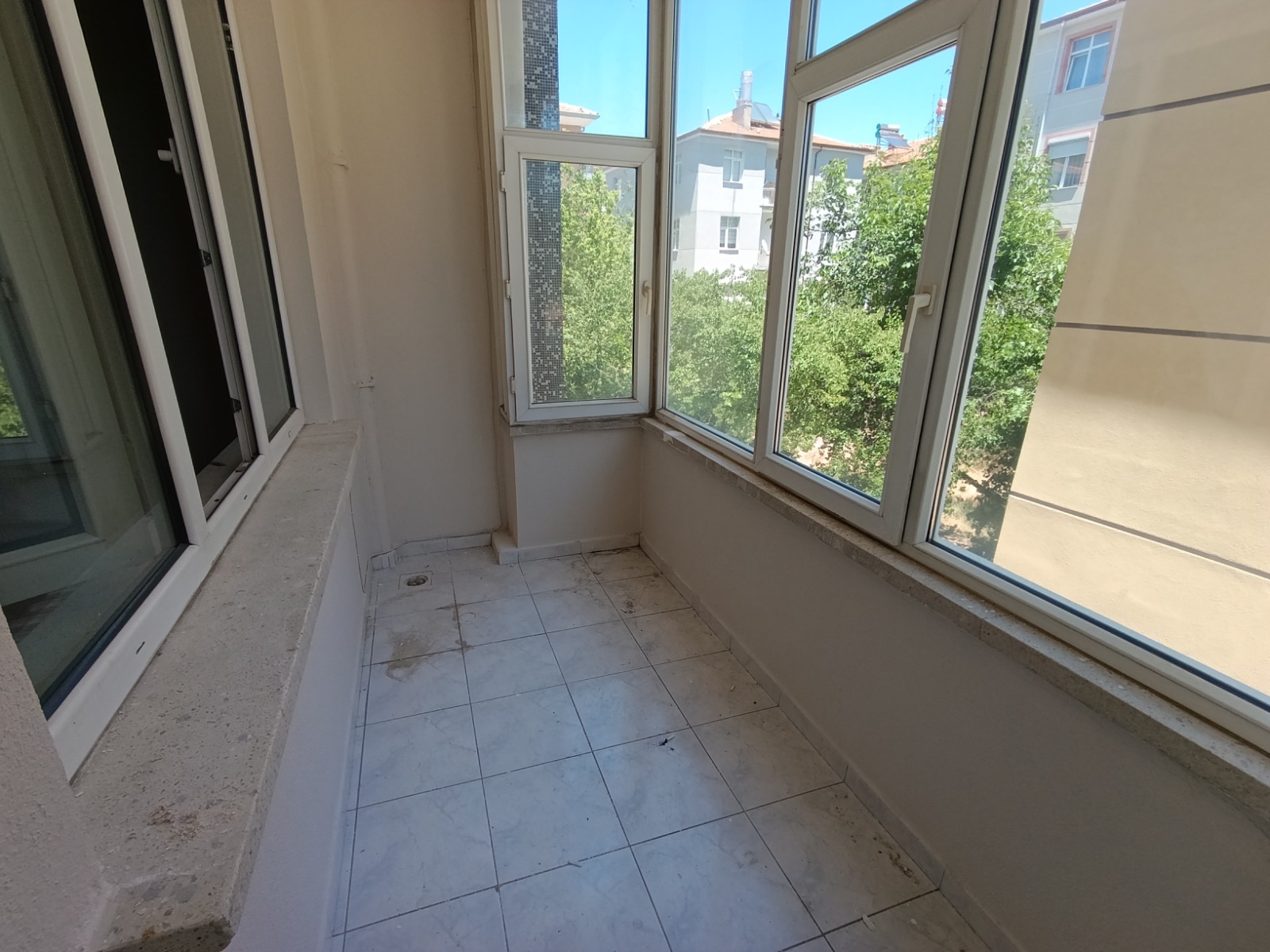 VALİDE SULTAN MAHALLESİNDE 3+1   165M2