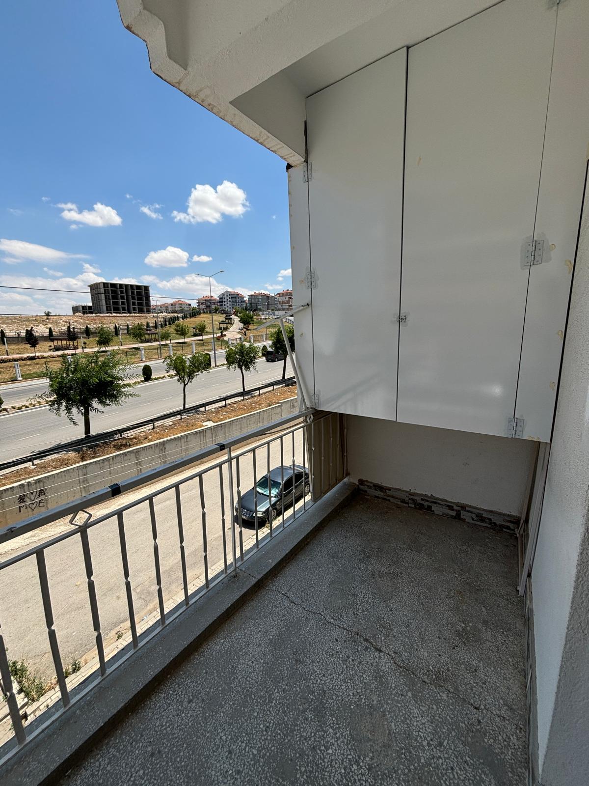 TABDUK EMRE MAHALLESİNDE 3+1 135 M2 ARA KAT