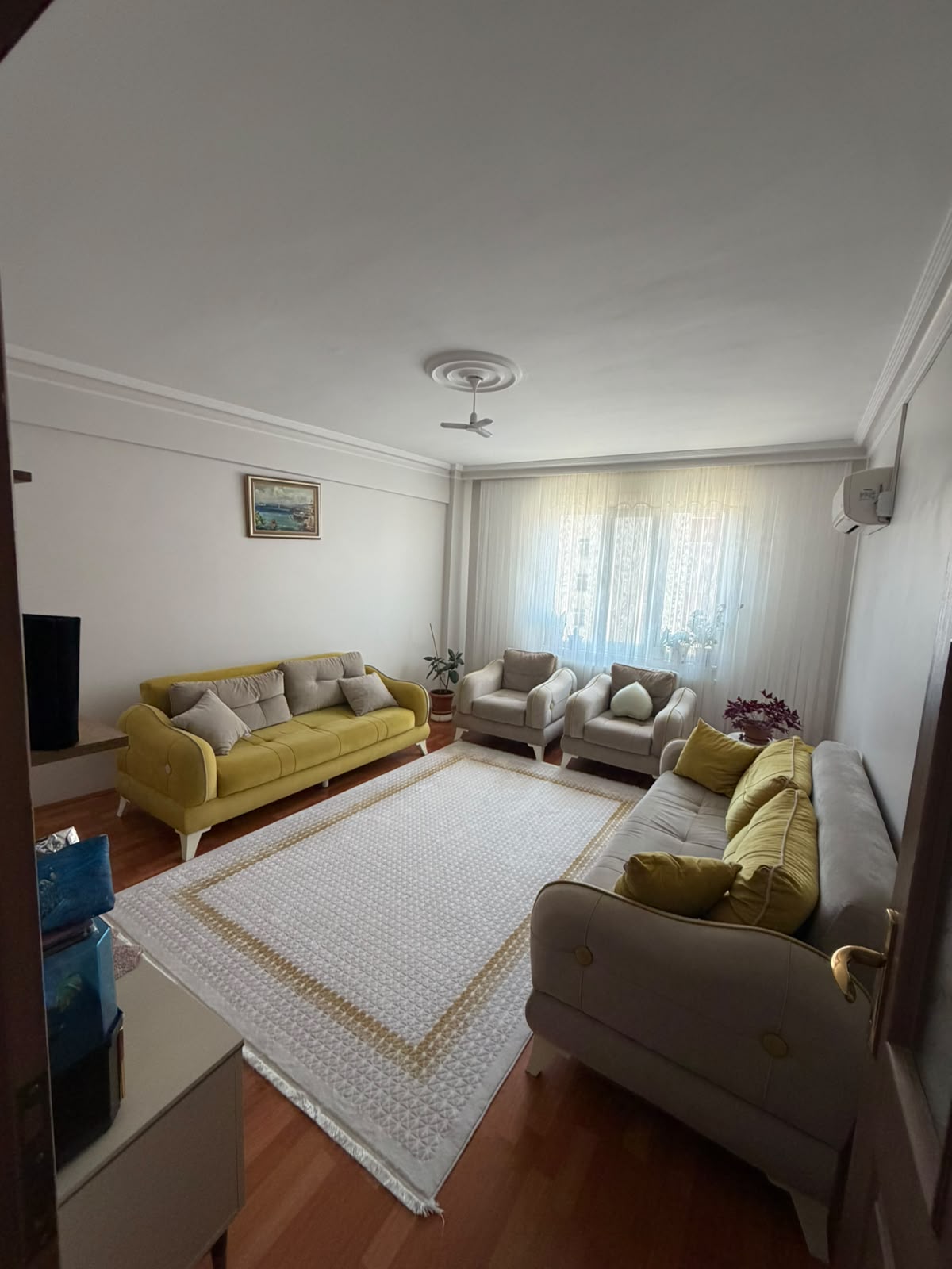 MAHMUDİYE MAHALLESİNDE  3+1     130M2  DÜKKAN ÜSTÜ 3 KATLININ 3 KATI