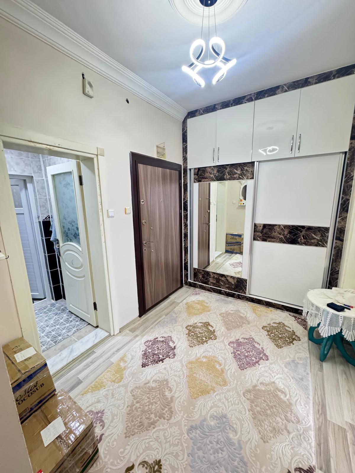 AHMET YESEVİ MAHALLESİNDE  3+1  135 M2  SON KAT  ÇATI KAPLAMASI VAR