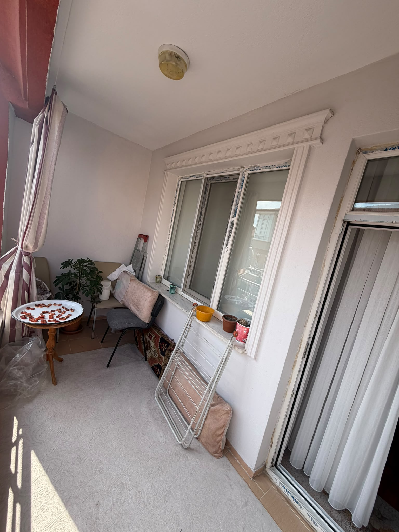 MAHMUDİYE MAHALLESİNDE  3+1     130M2  DÜKKAN ÜSTÜ 3 KATLININ 3 KATI