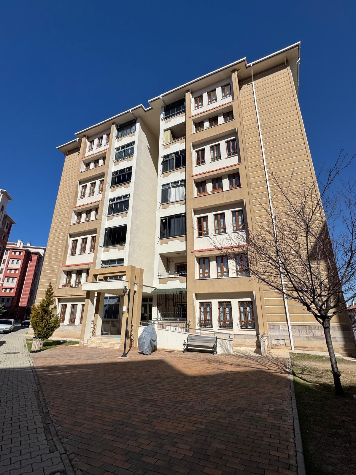 4 TOKİ KONUTLARINDA  3+1 135 M2 